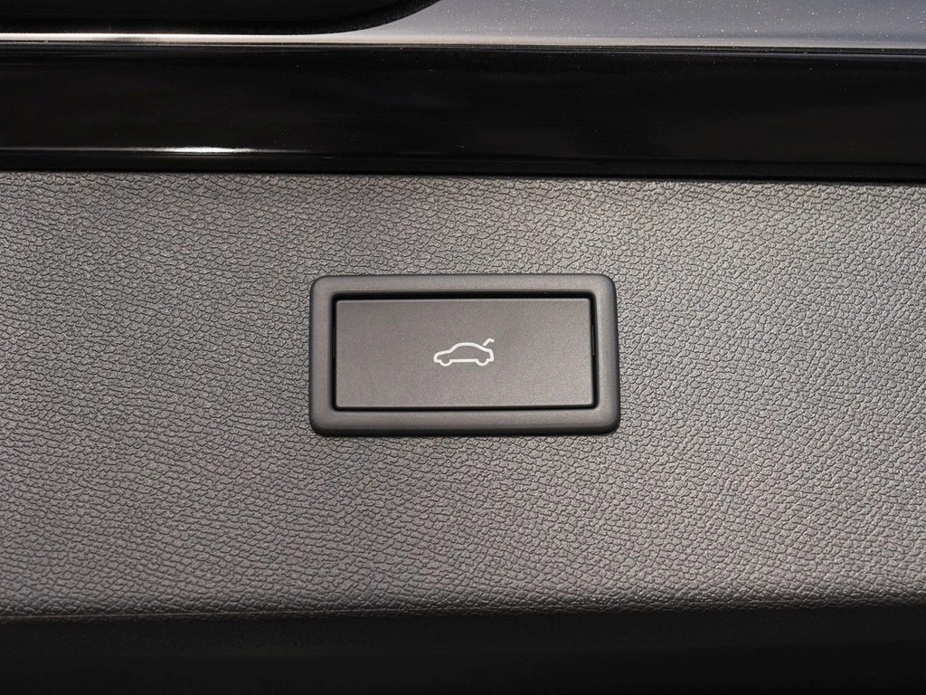 CUPRA Formentor VZ 4Drive Black Edition /Pano/AHK/Navi