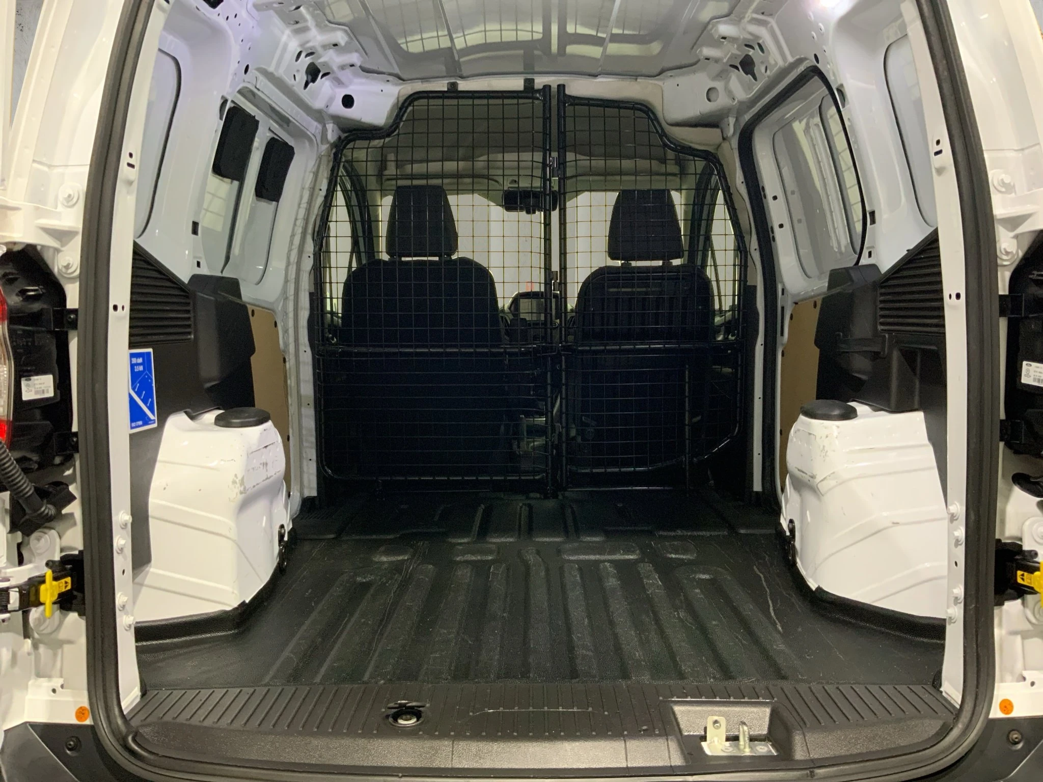 Ford-Transit Courier-image-15