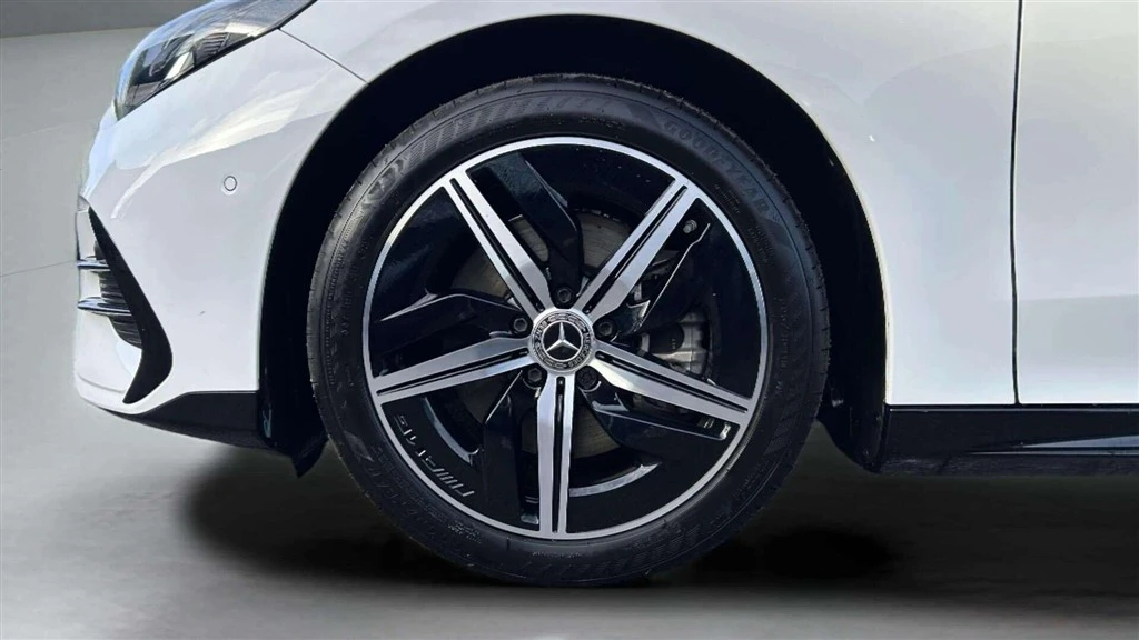 Mercedes-Benz-CLA-image-8