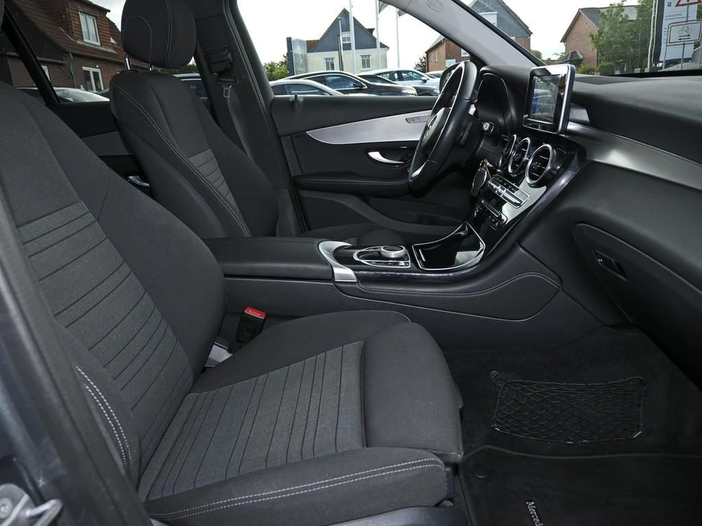 Mercedes-Benz-GLC 250-image-11