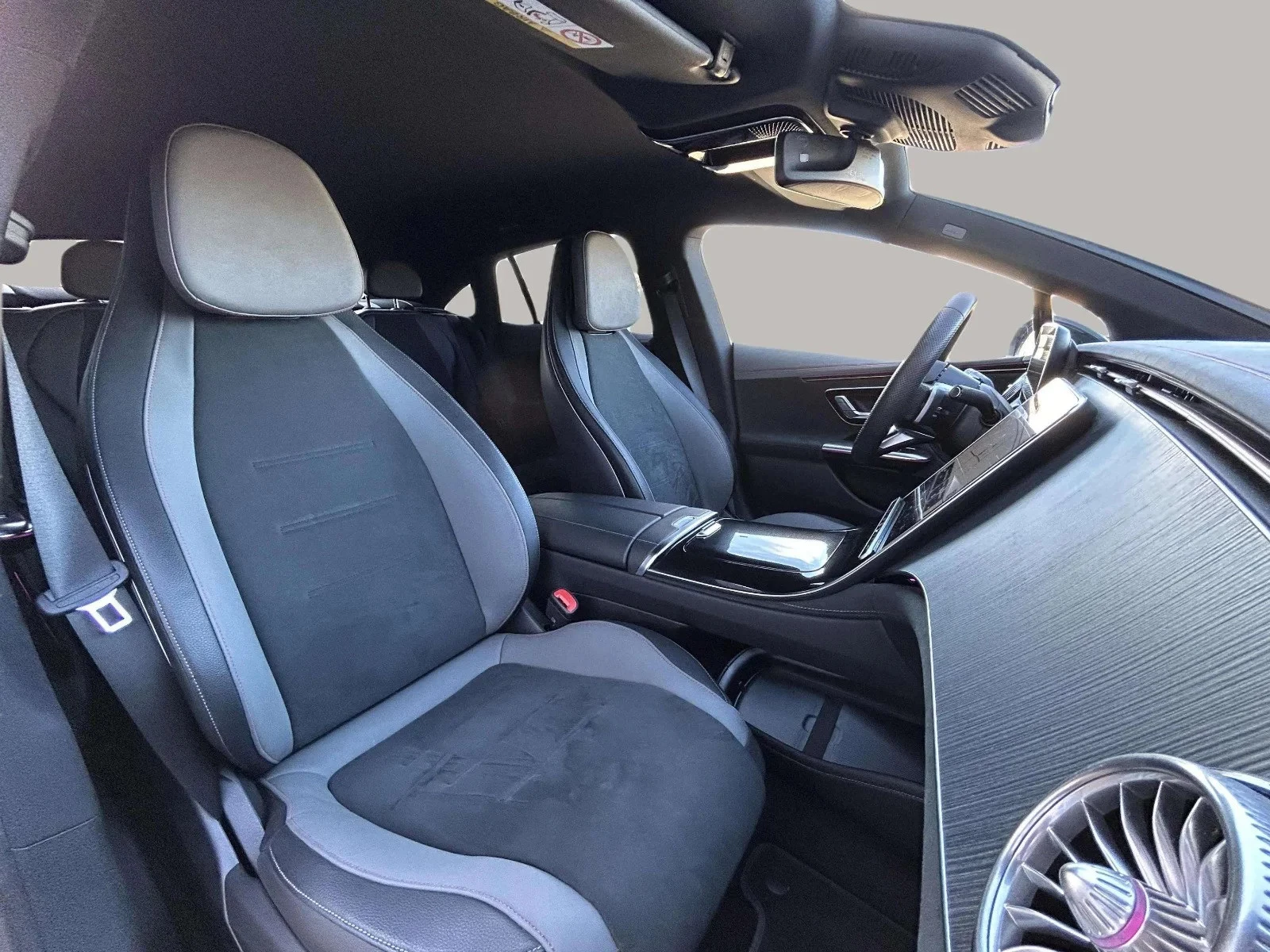 Mercedes-Benz-EQE-image-13