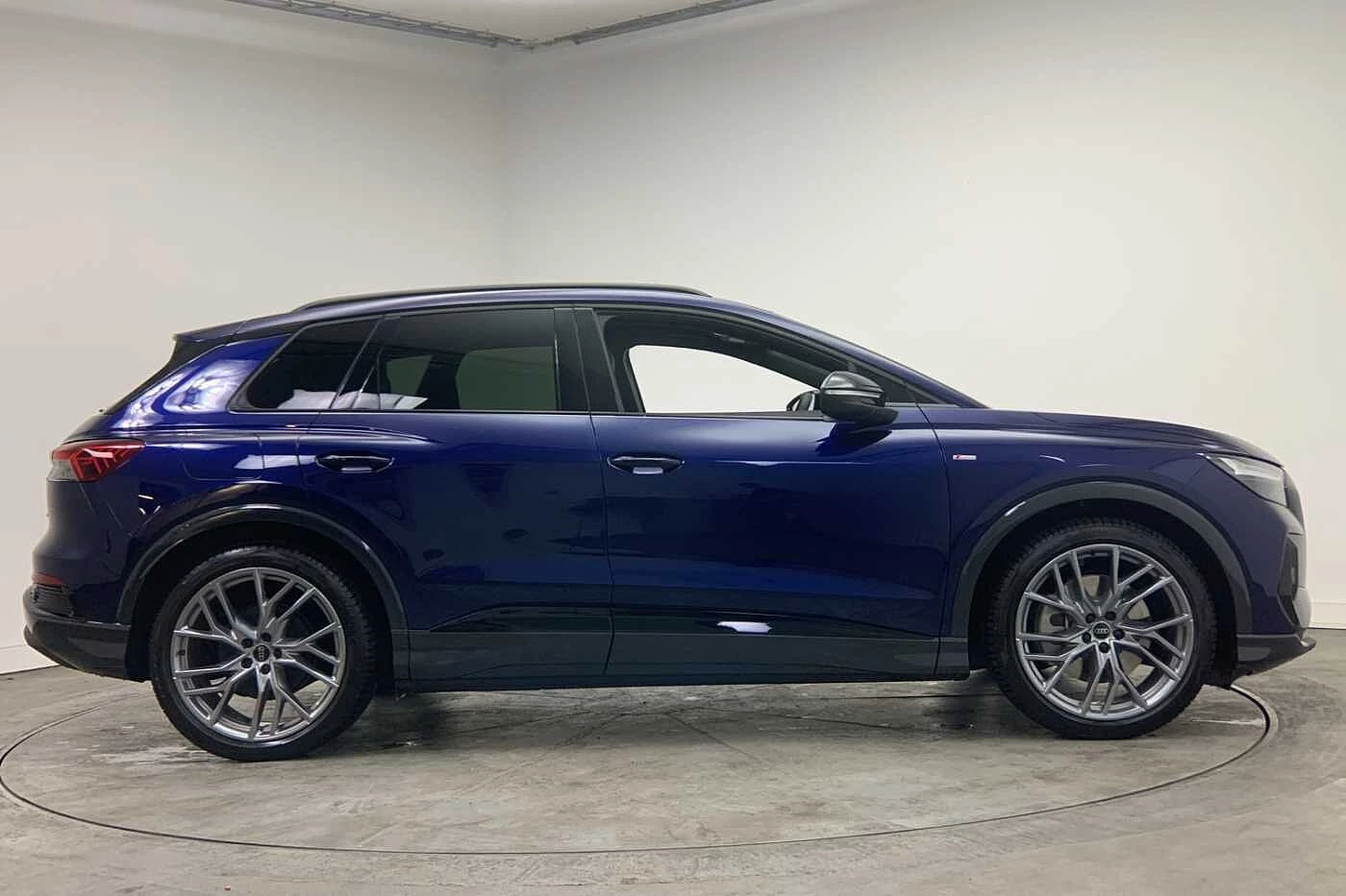 Audi-Q4 e-tron-image-3