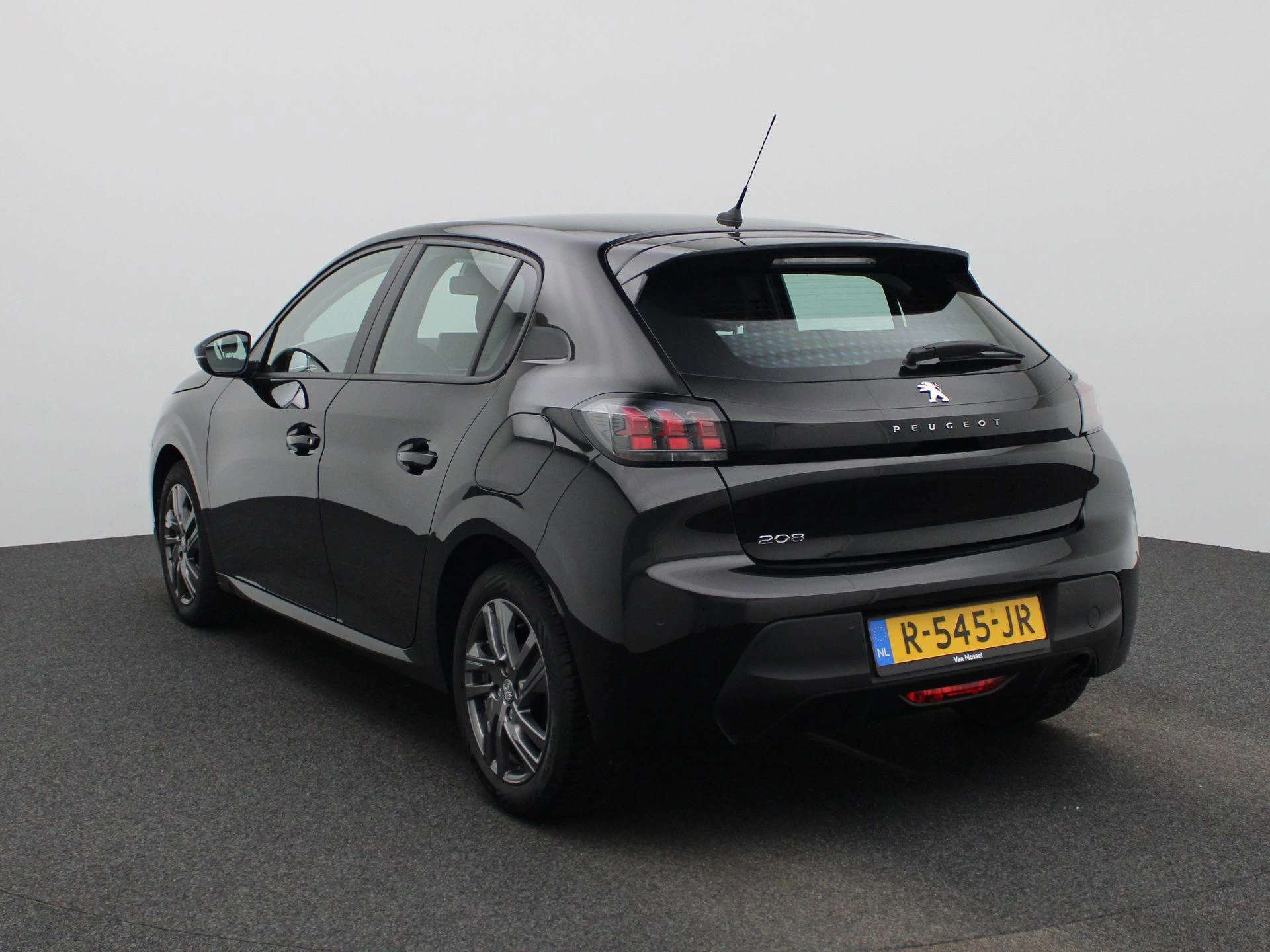 Peugeot-208-image-1