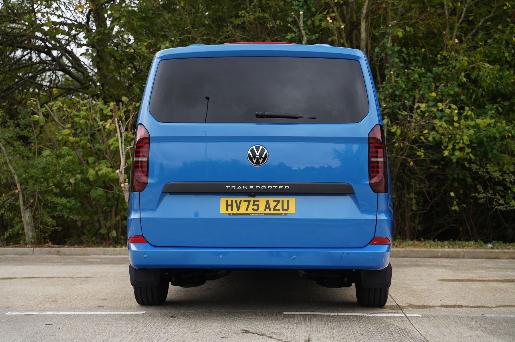 Volkswagen-Transporter-image-11