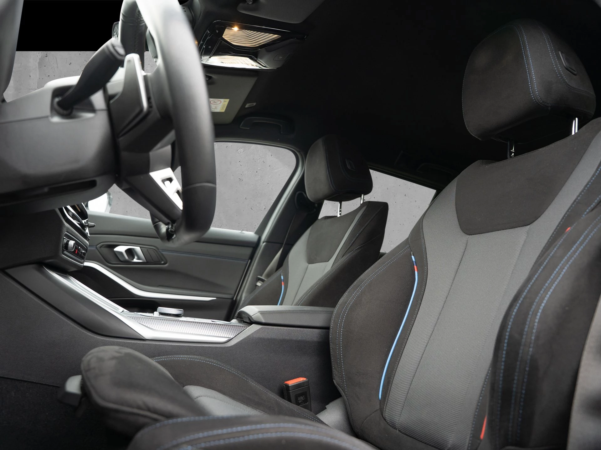 BMW 3er Reihe 320i Touring M Sport / Standheizung
