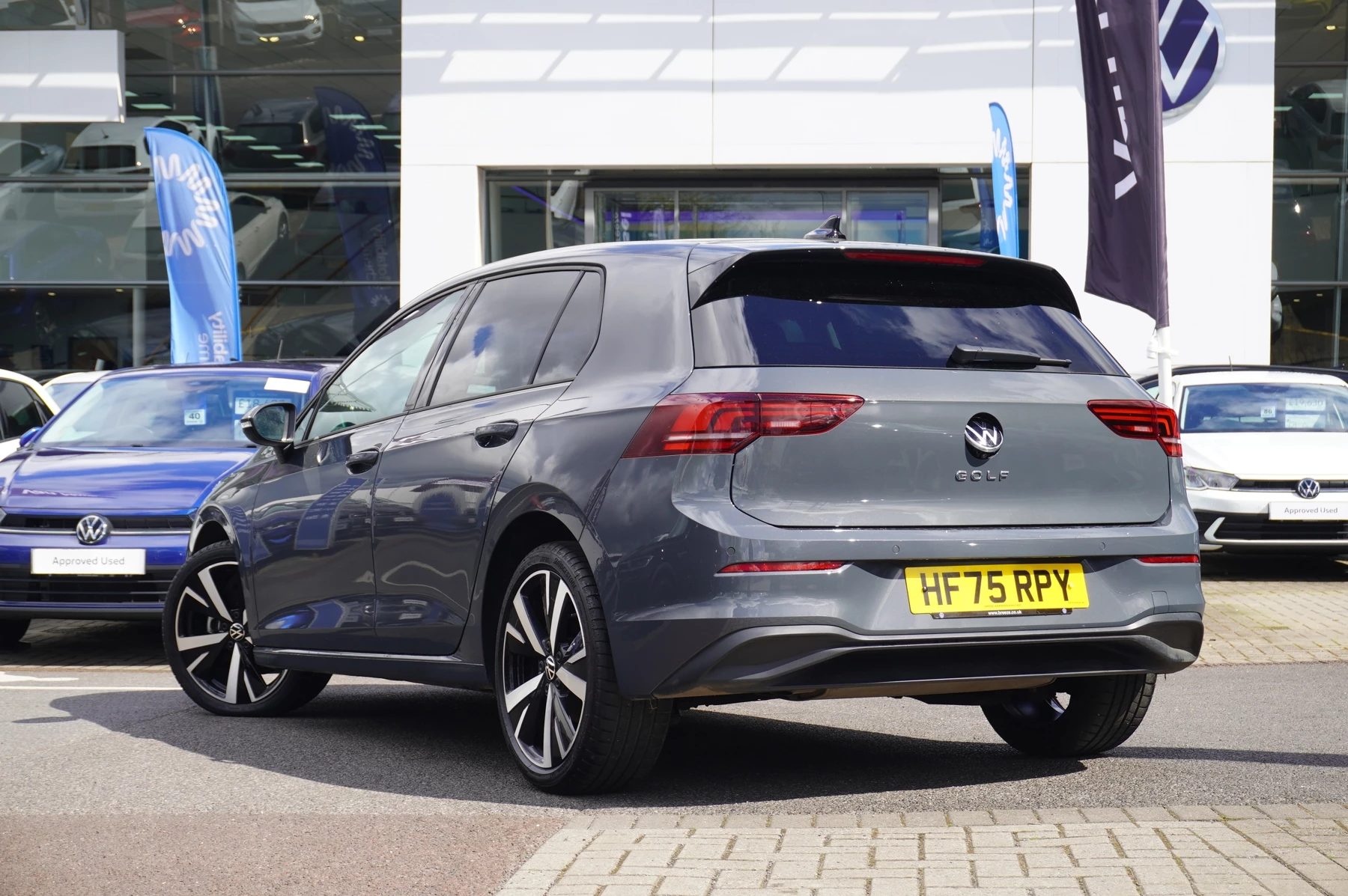 Volkswagen-Golf-image-2
