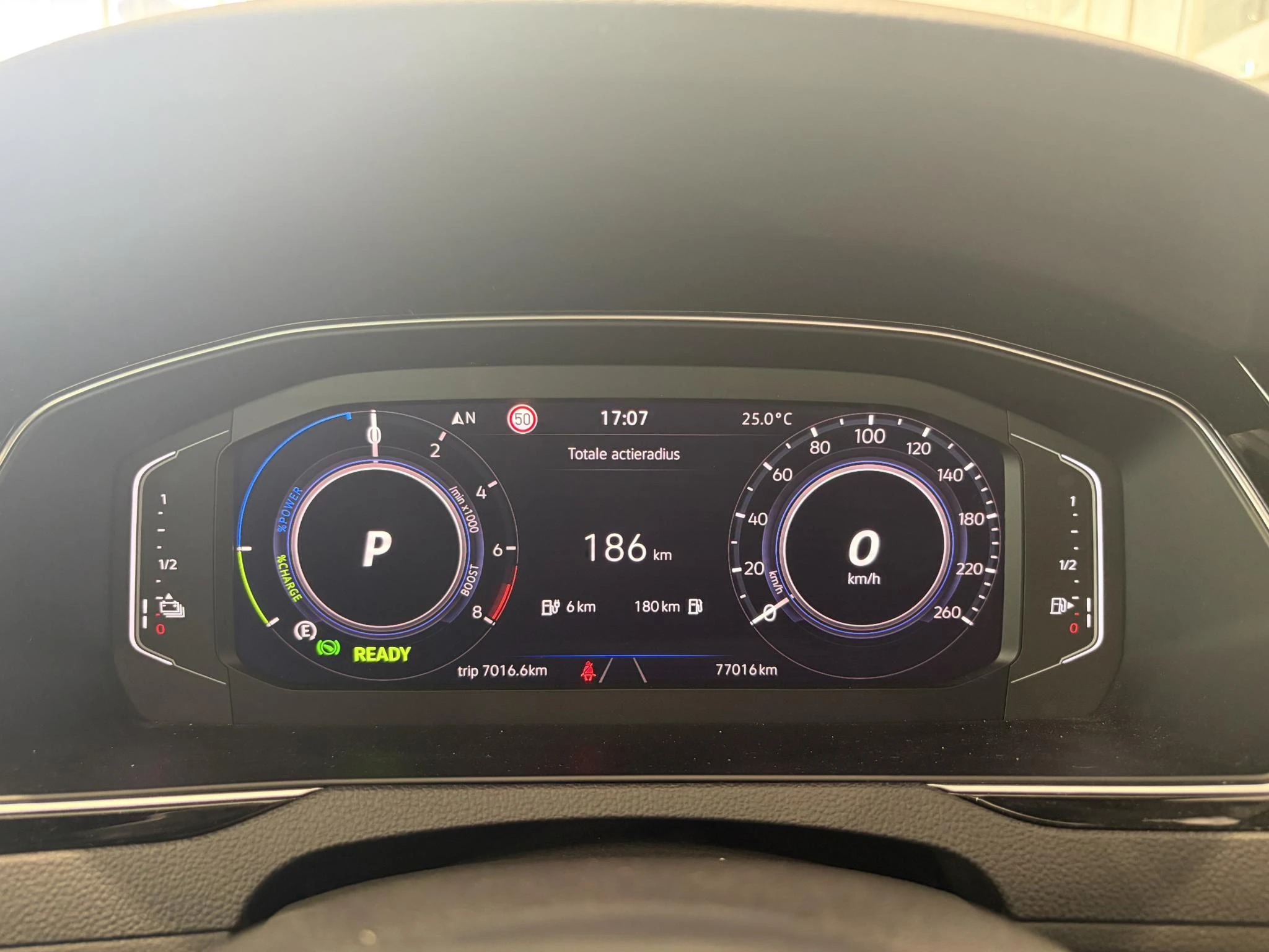 Volkswagen-Passat-image-13