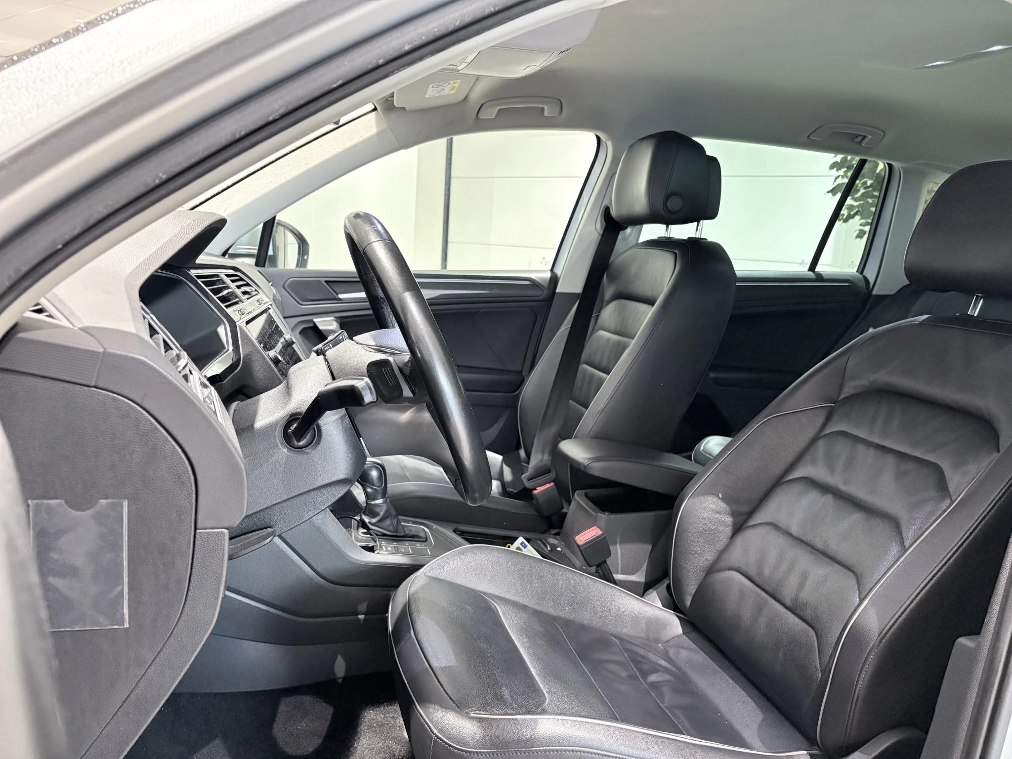 Volkswagen-Tiguan-image-10