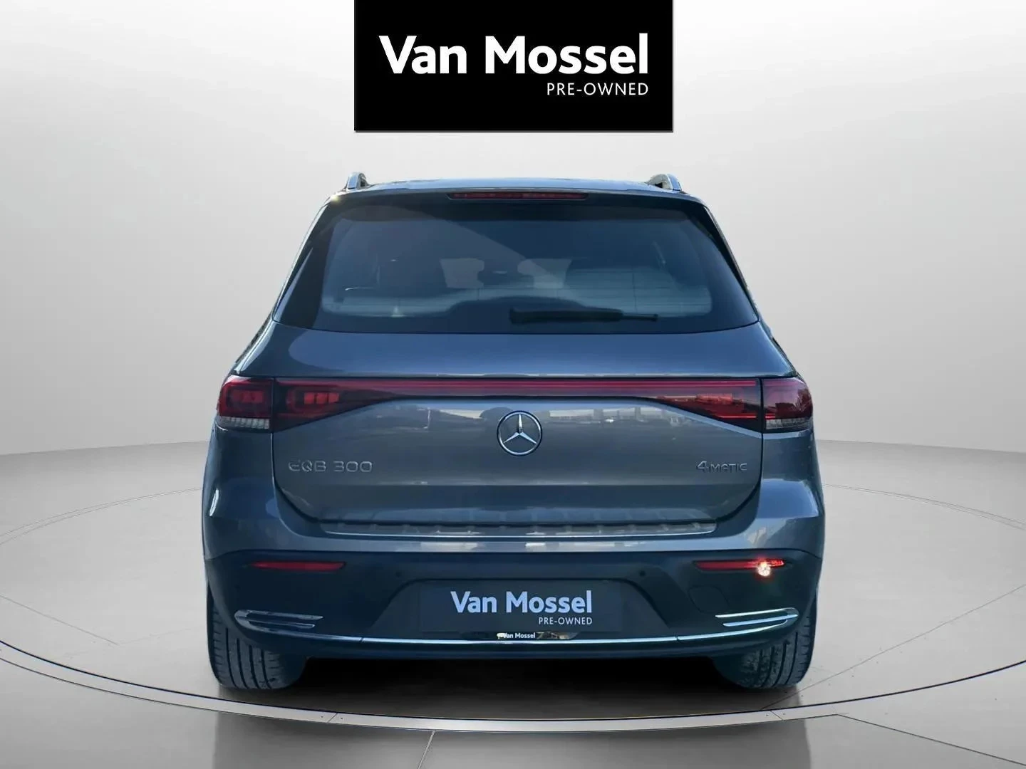 Mercedes-Benz-EQB-image-5