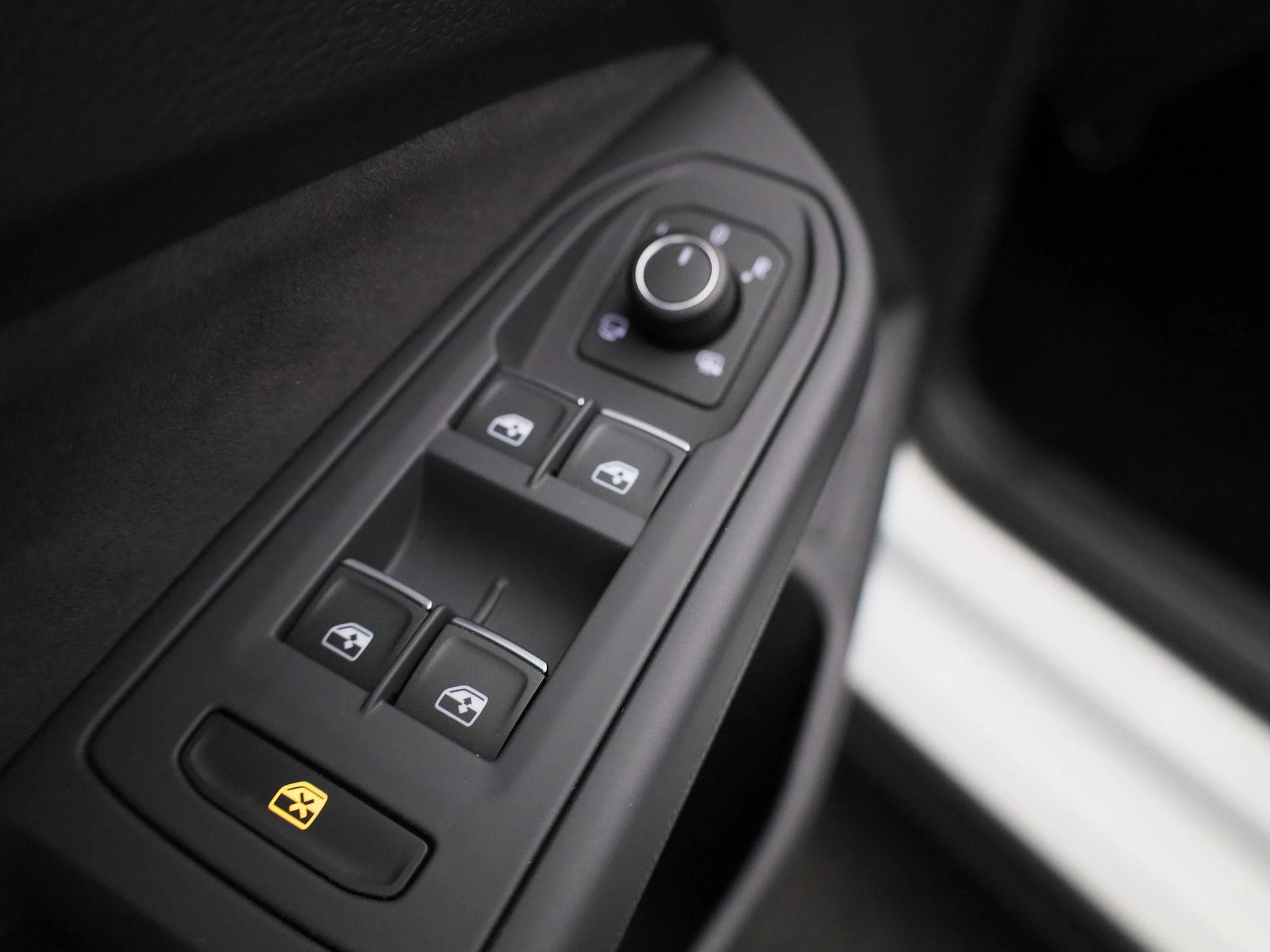 Volkswagen-Golf-image-36