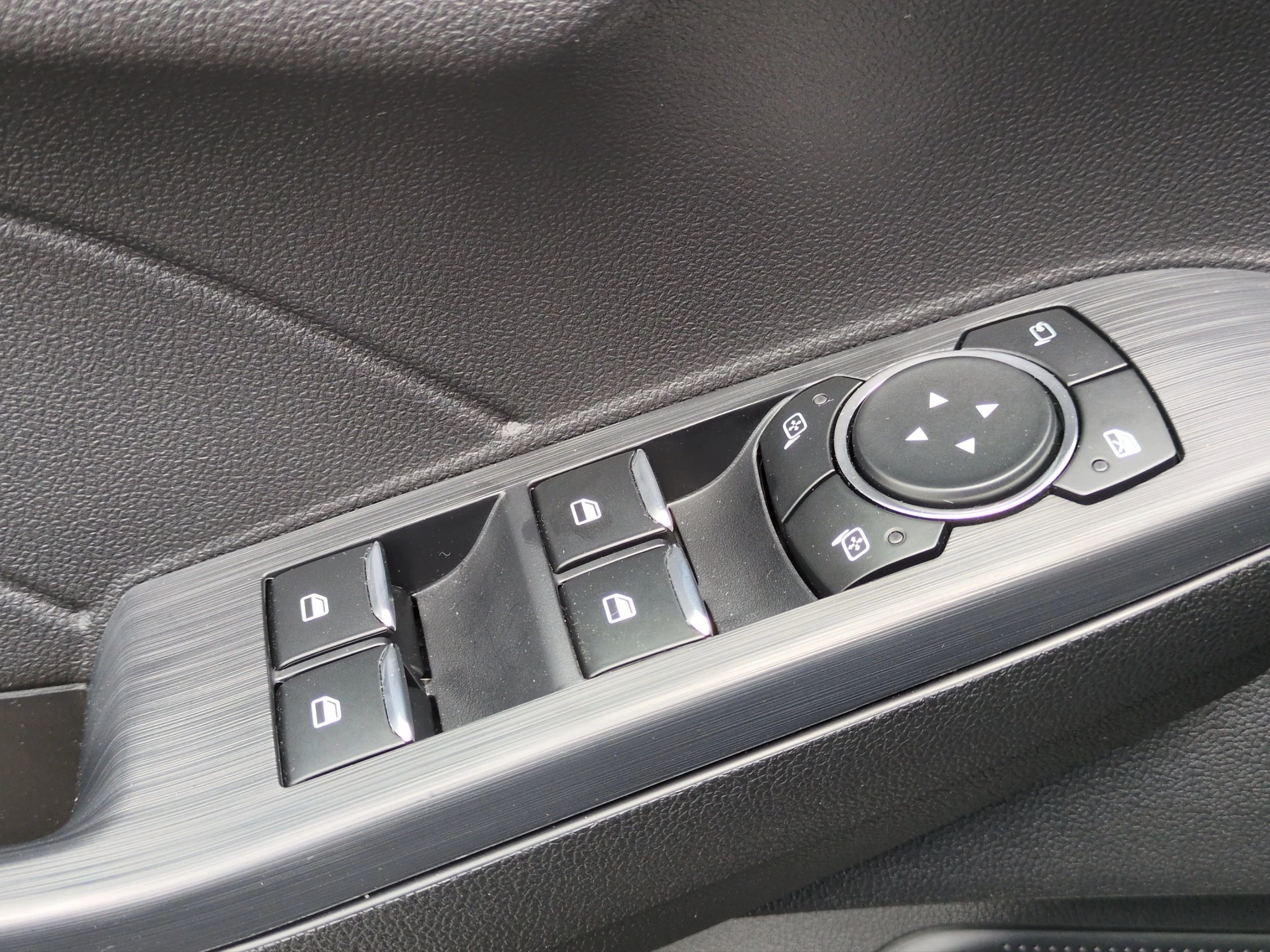Ford Kuga ST-Line X Aut.*PANO*AHK*360GRAD*LED-MATRIX*NAVI*GRA*WINTER-PKT..