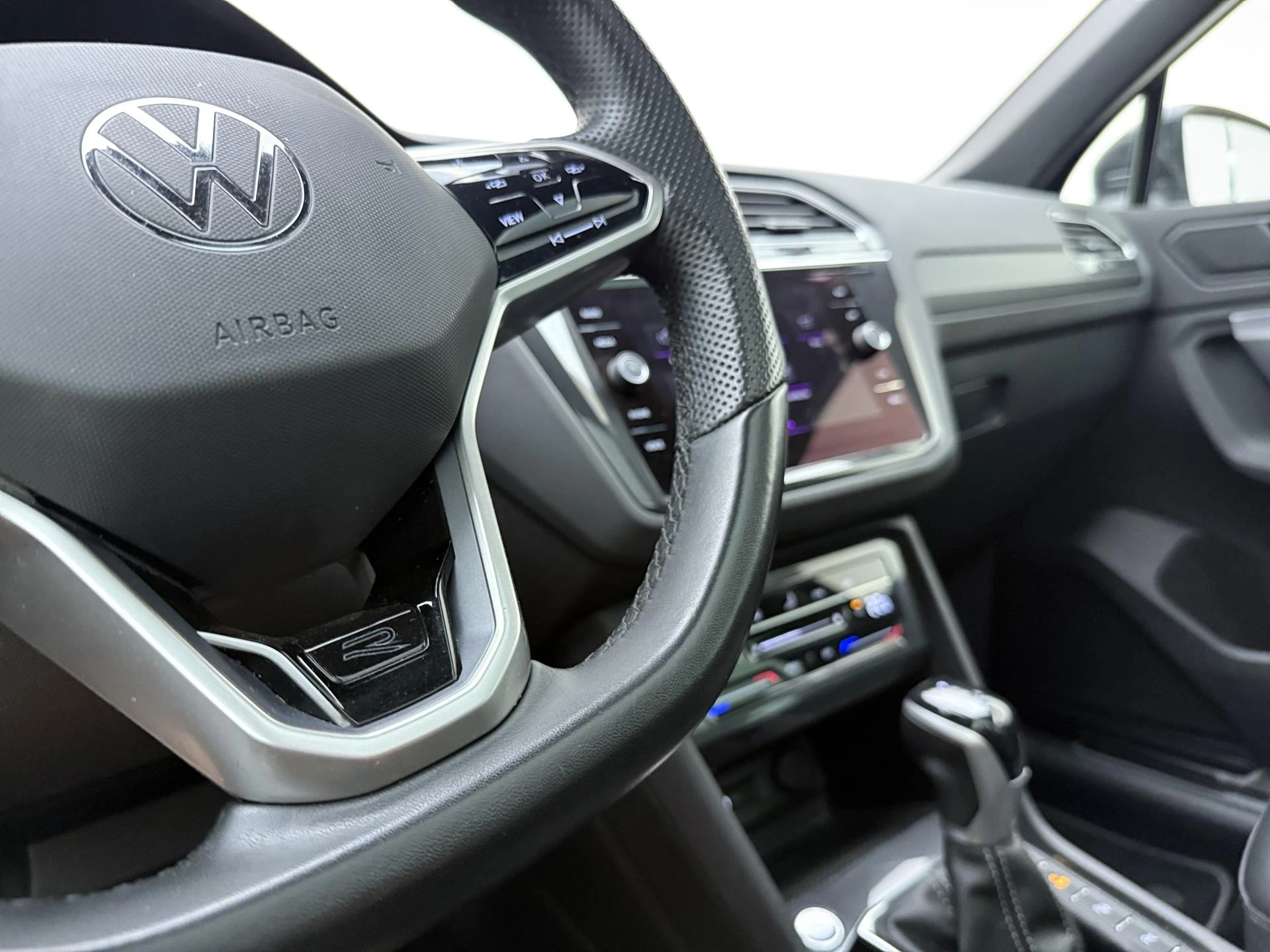 Volkswagen-Tiguan-image-29