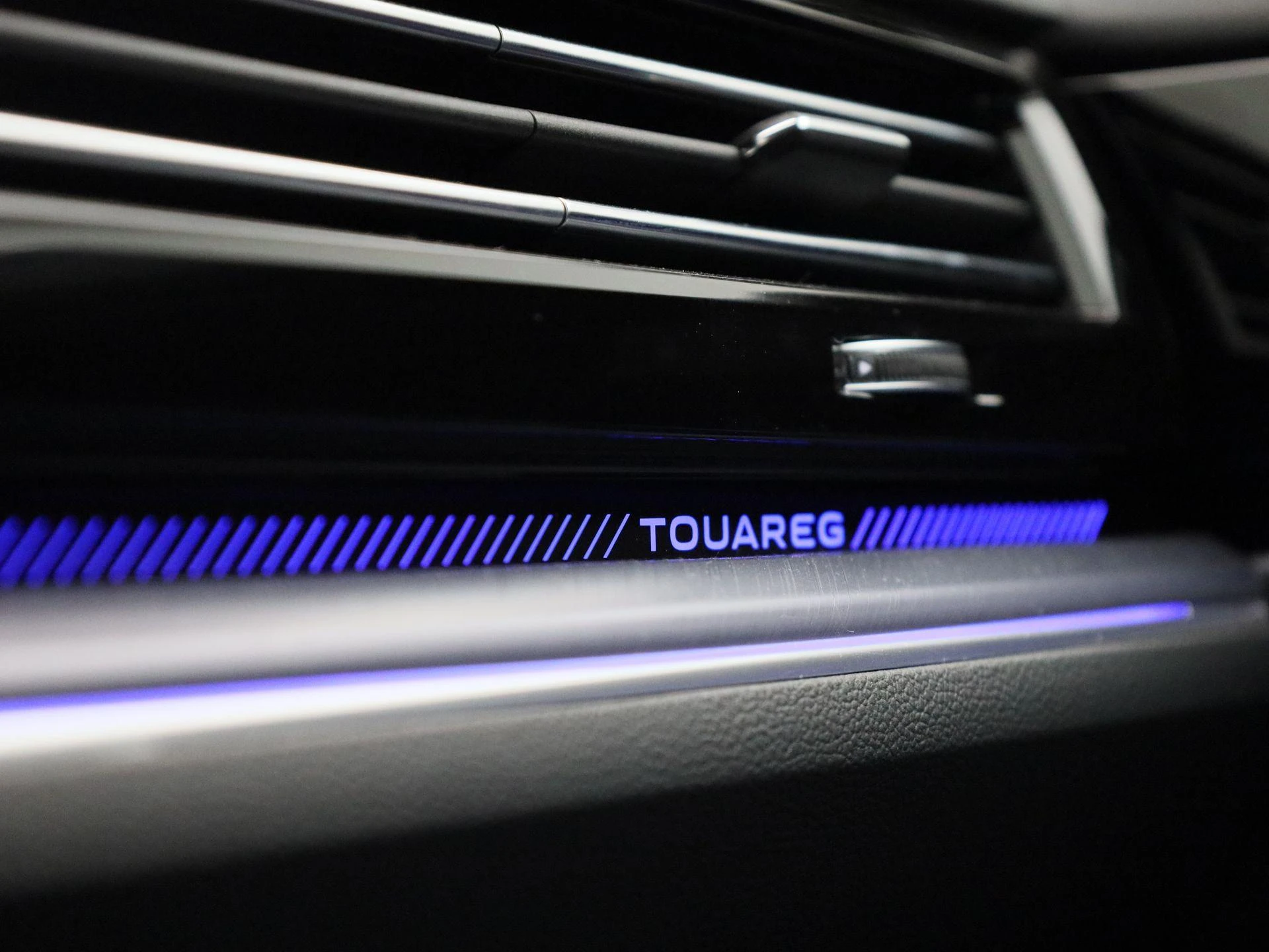 Volkswagen-Touareg-image-32