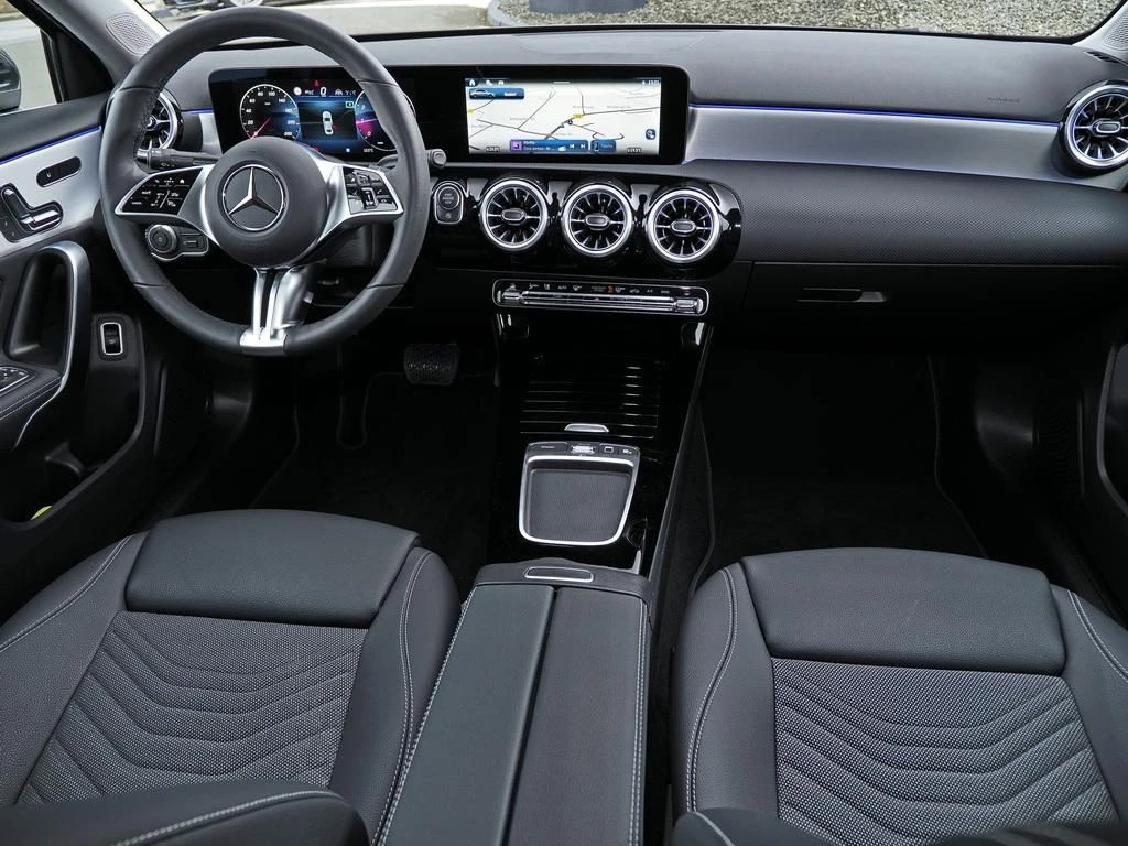Mercedes-Benz-A-Klasse 200-image-11