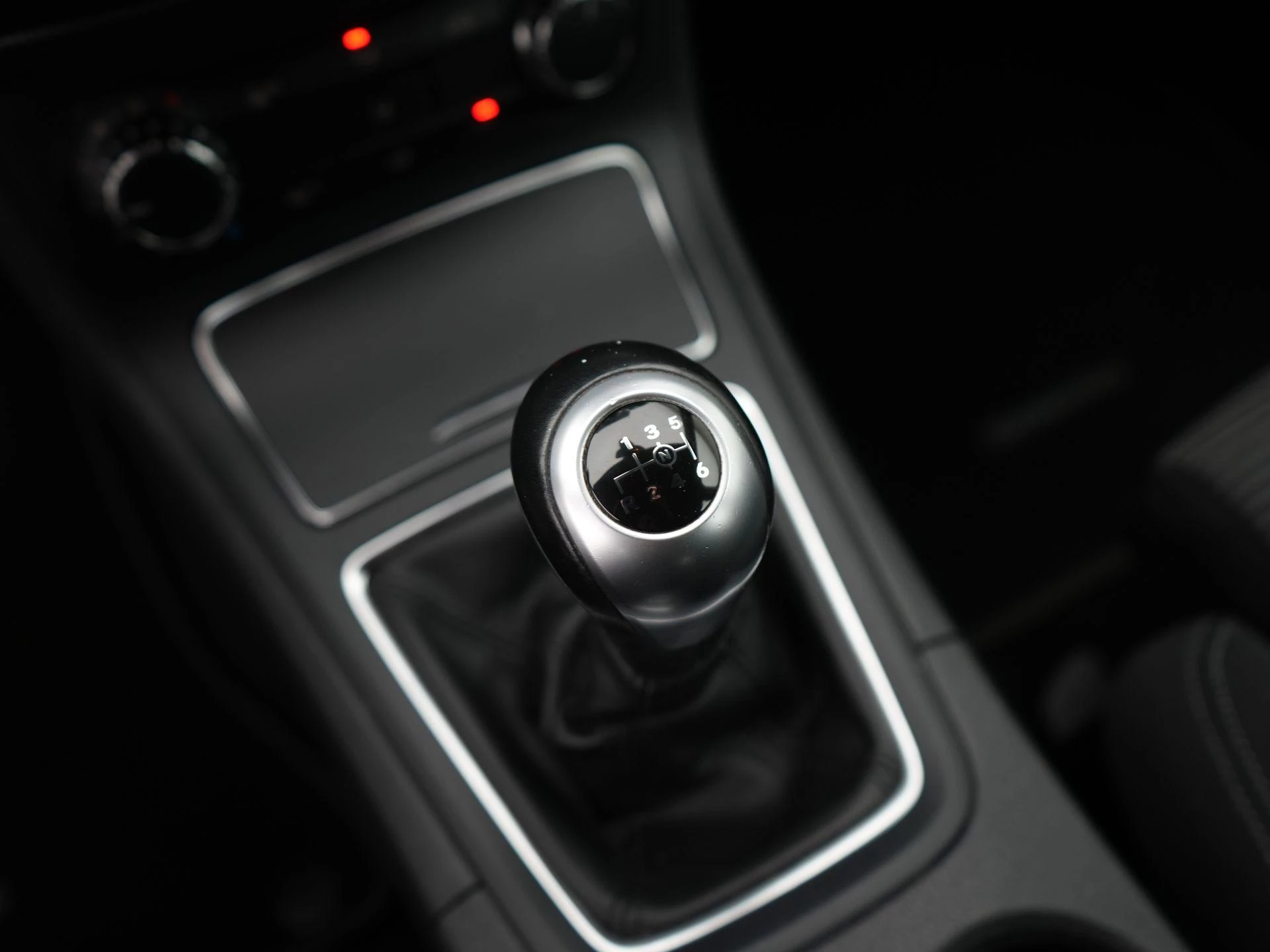 Mercedes-Benz-B-Klasse-image-19