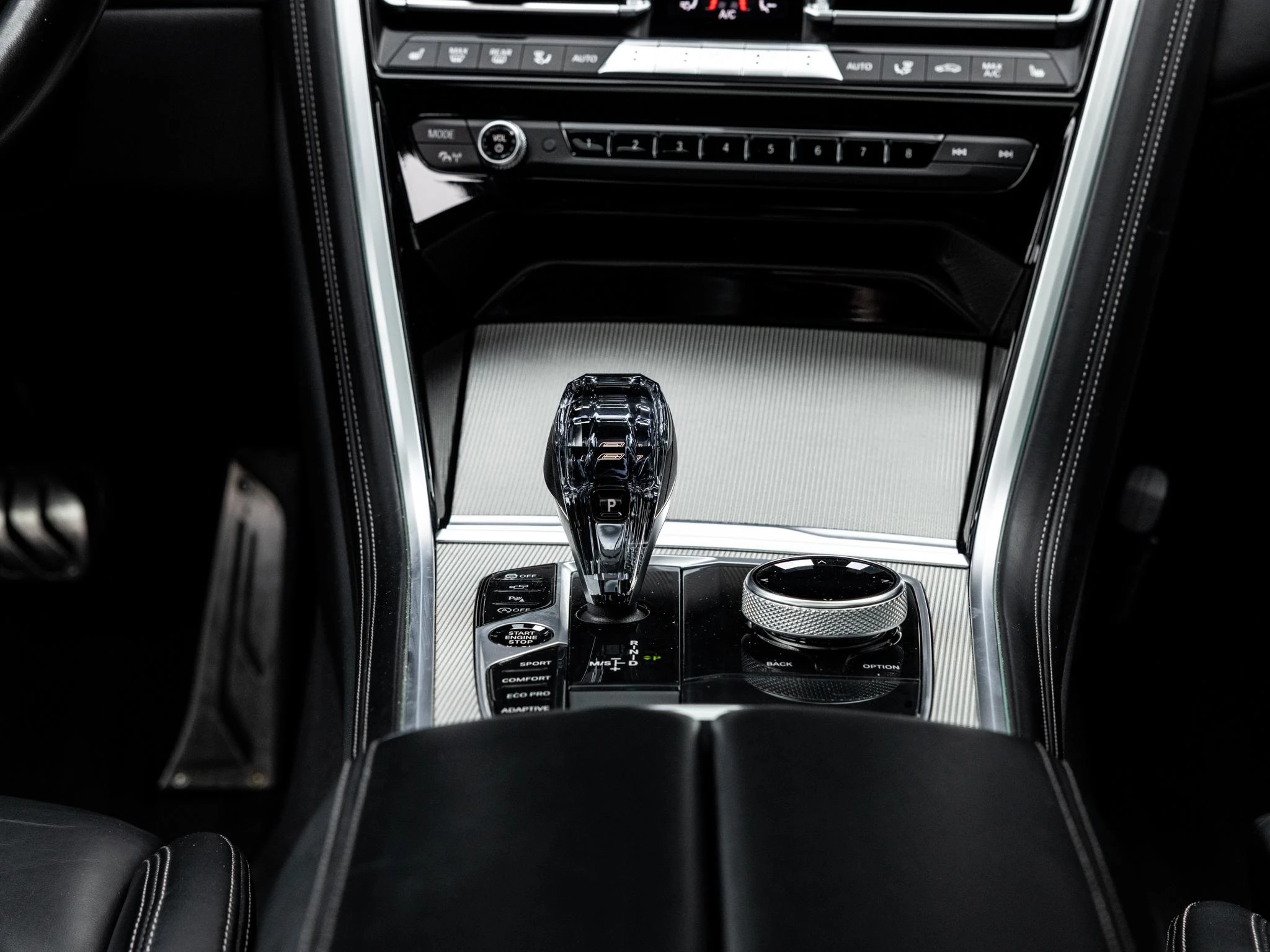 BMW-8 Serie-image-45