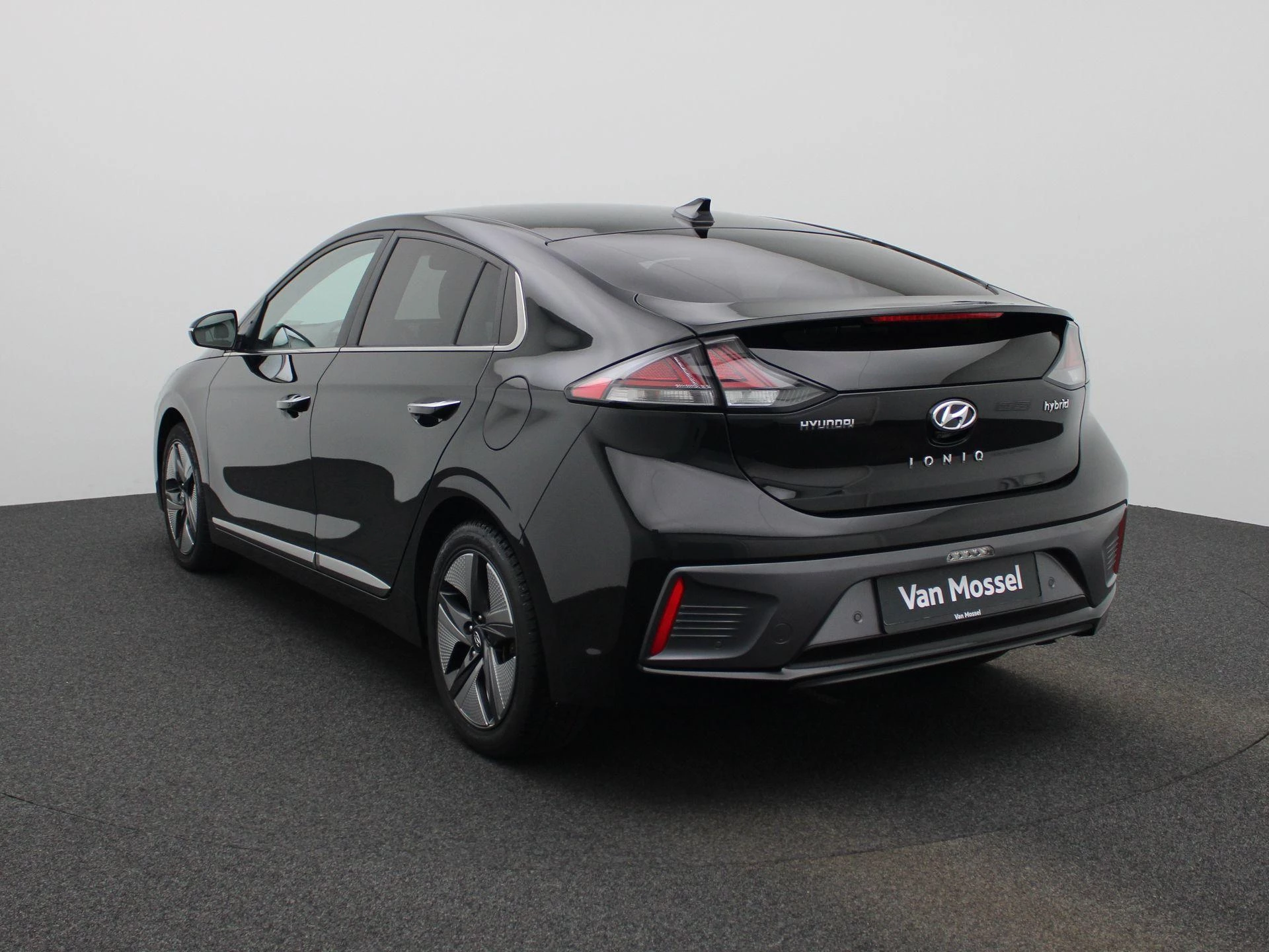 Hyundai-IONIQ-image-1