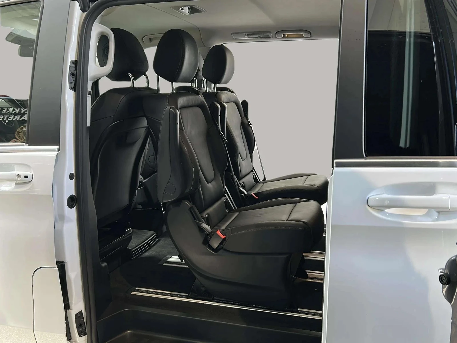 Mercedes-Benz-EQV-image-6