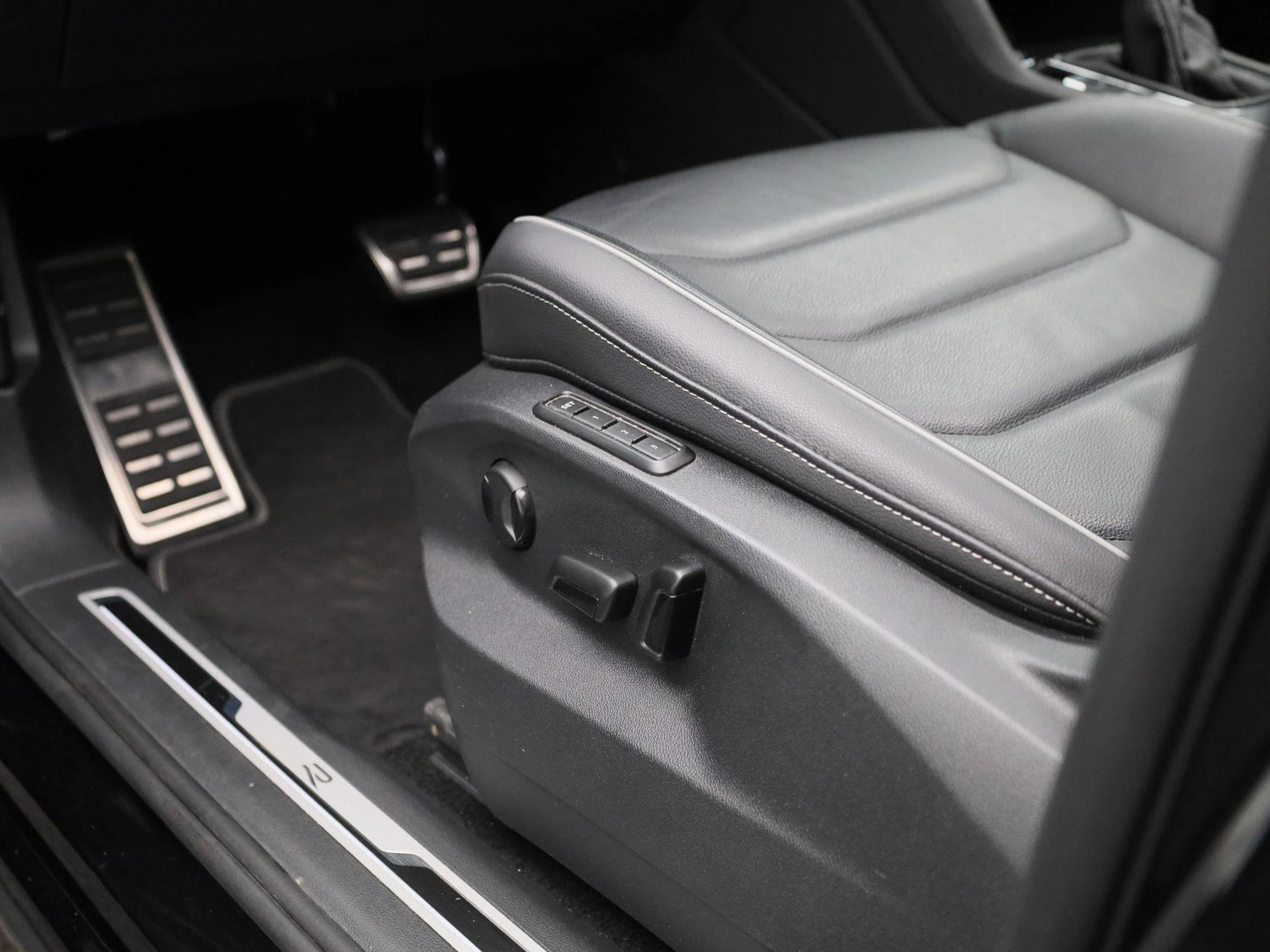 Volkswagen-Tiguan-image-35