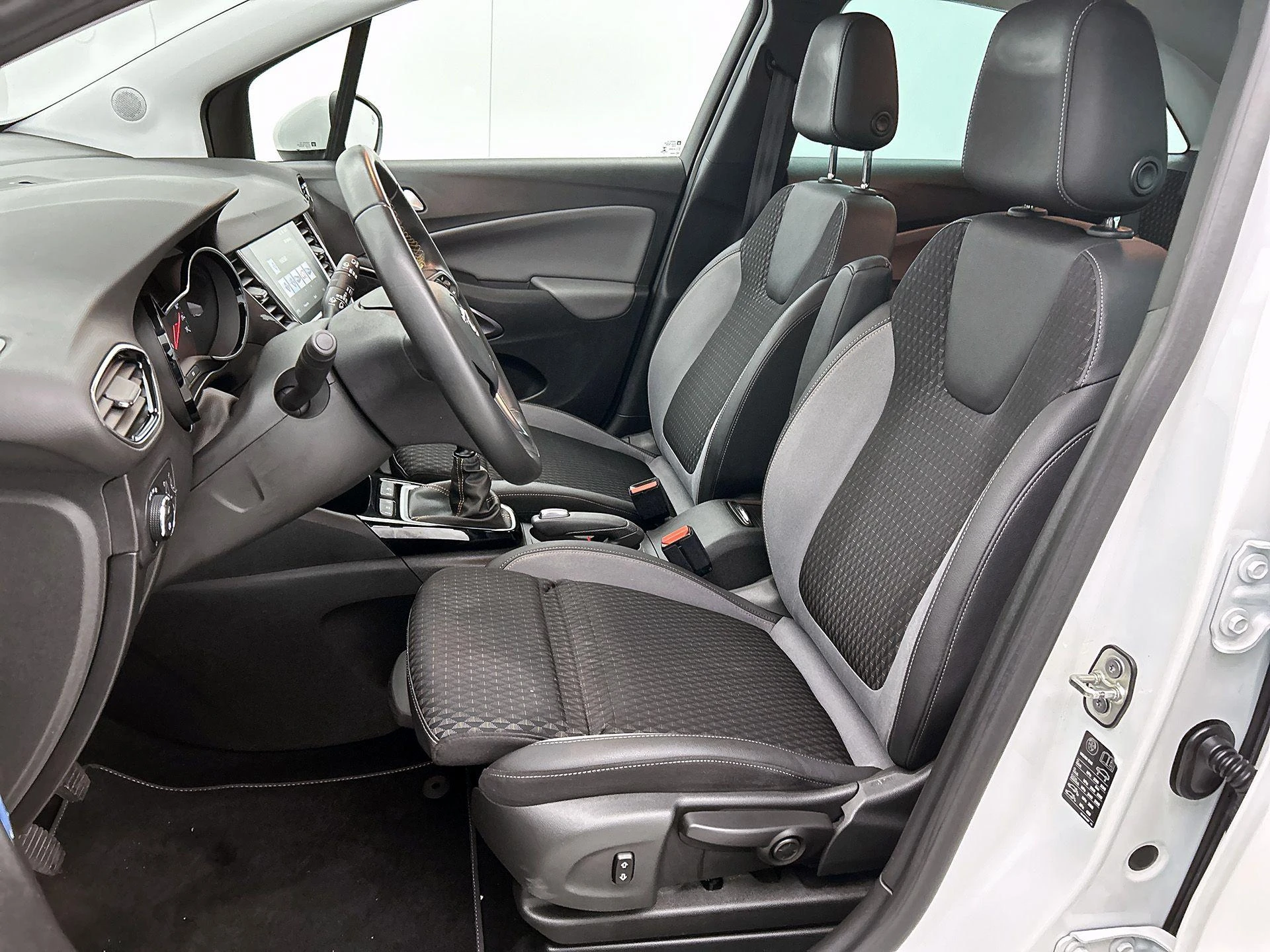 Opel-Crossland X-image-40