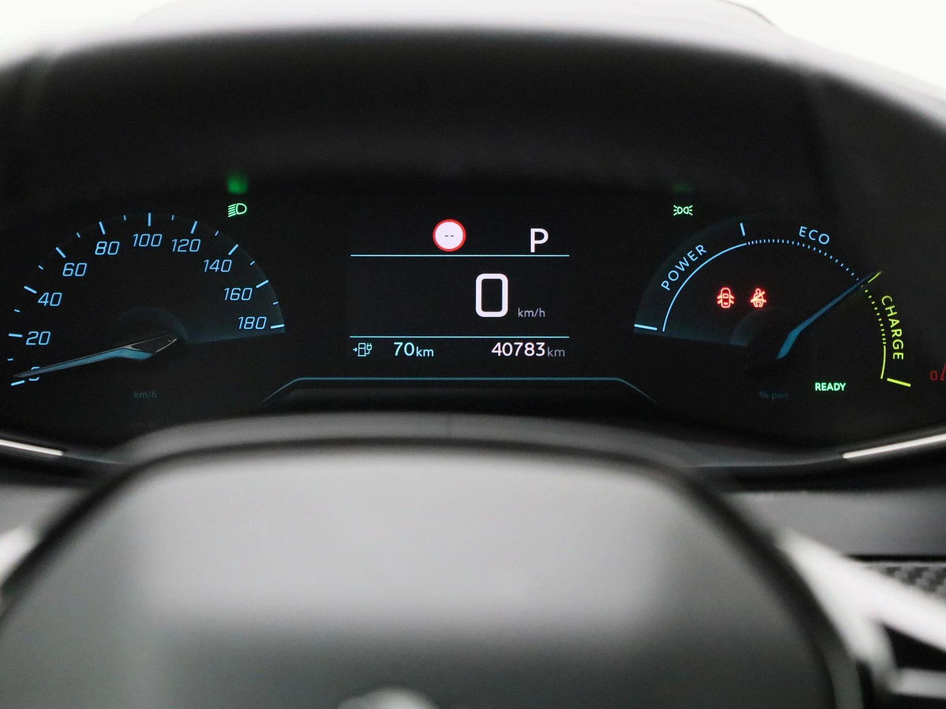Peugeot e-208 - 8