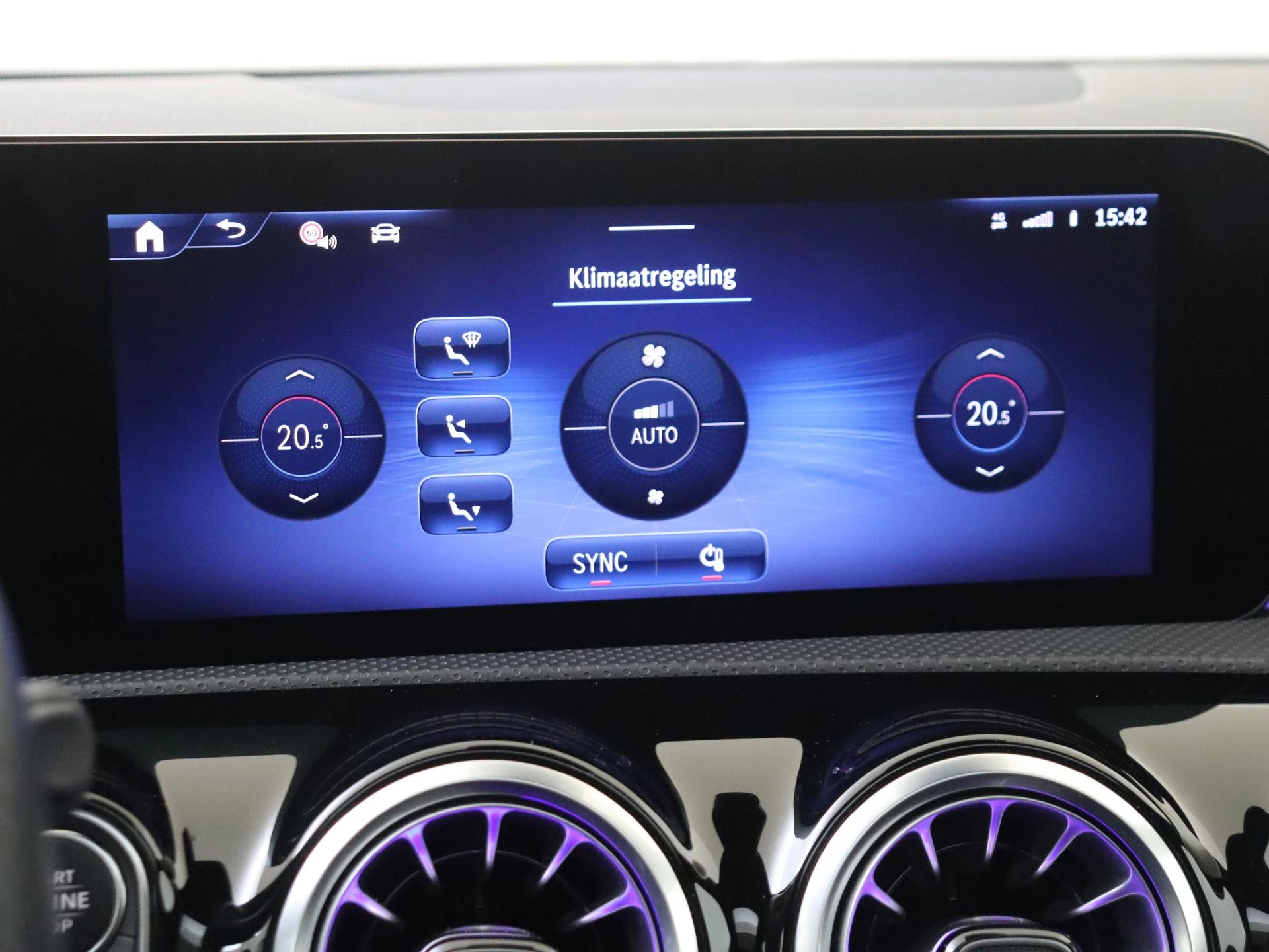 Mercedes-Benz-A-Klasse-image-20