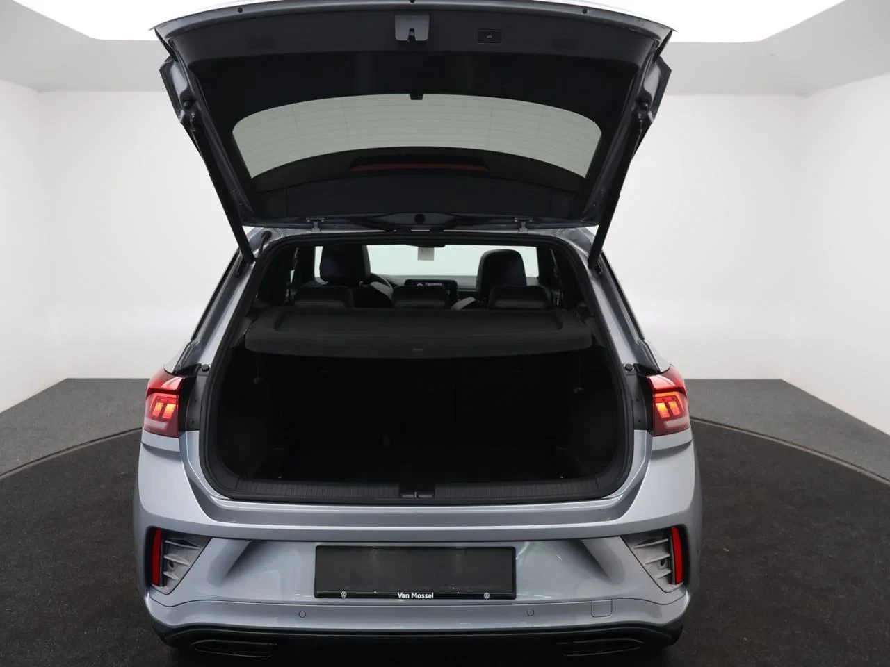 Volkswagen-T-Roc-image-19