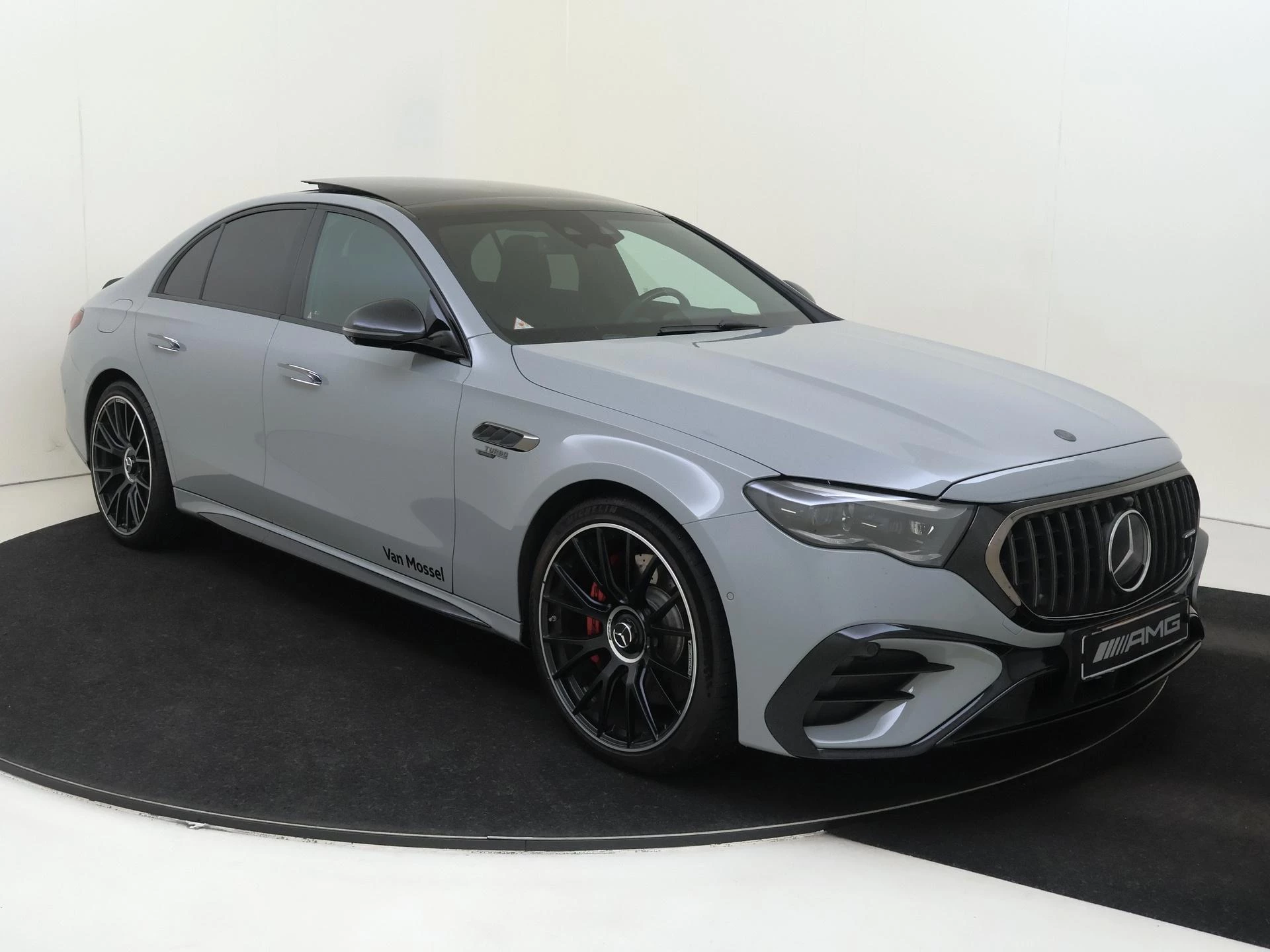 Mercedes-Benz-E-Klasse-image-1