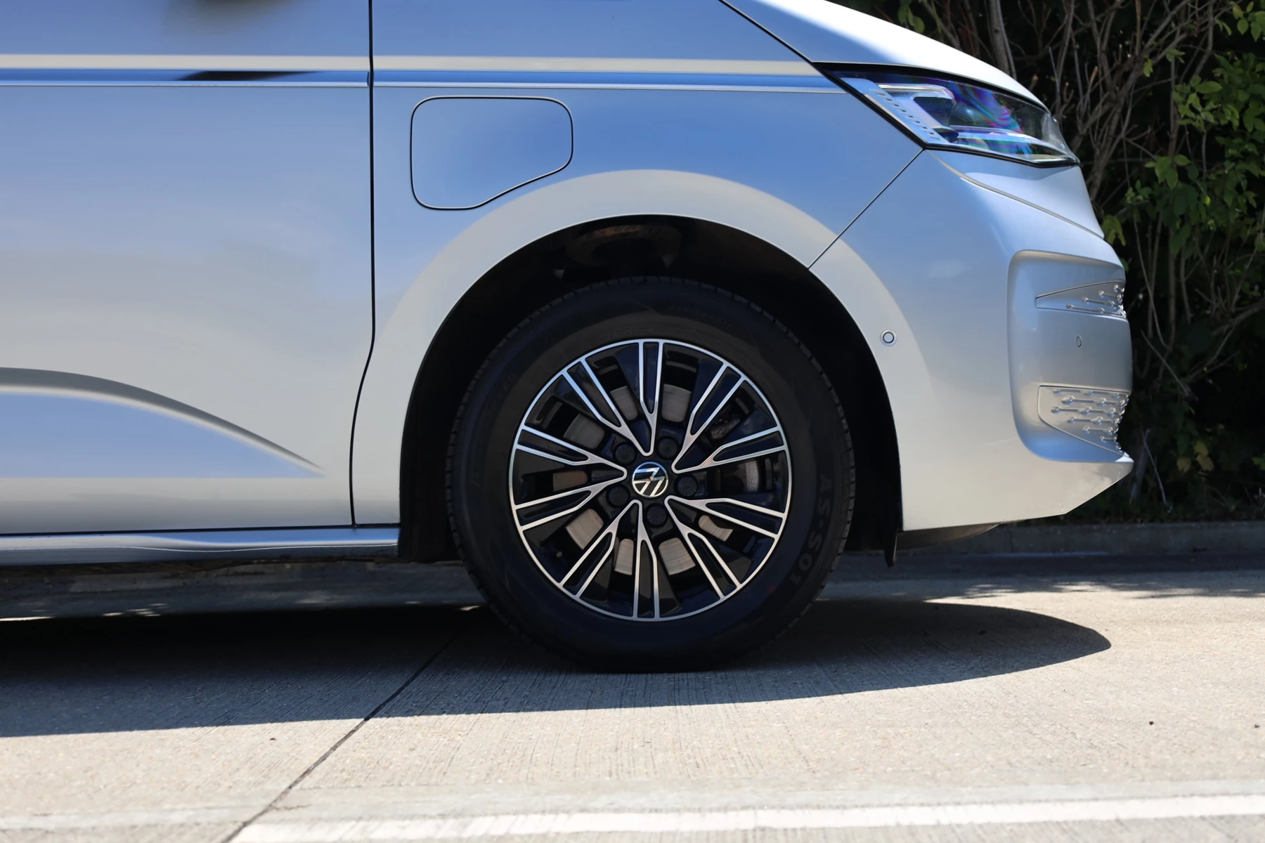 Volkswagen-Multivan-image-36