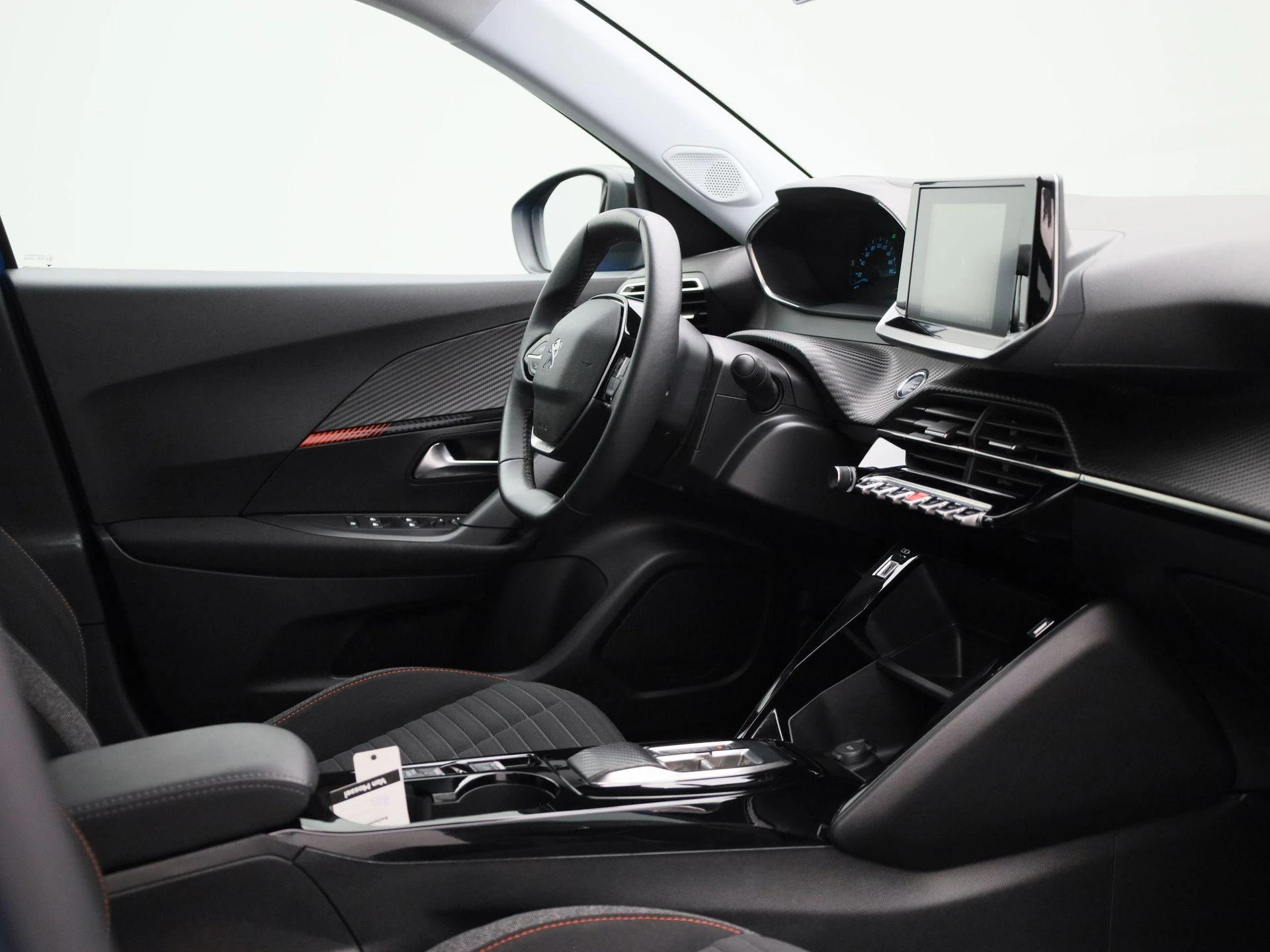Peugeot-e-2008-image-31
