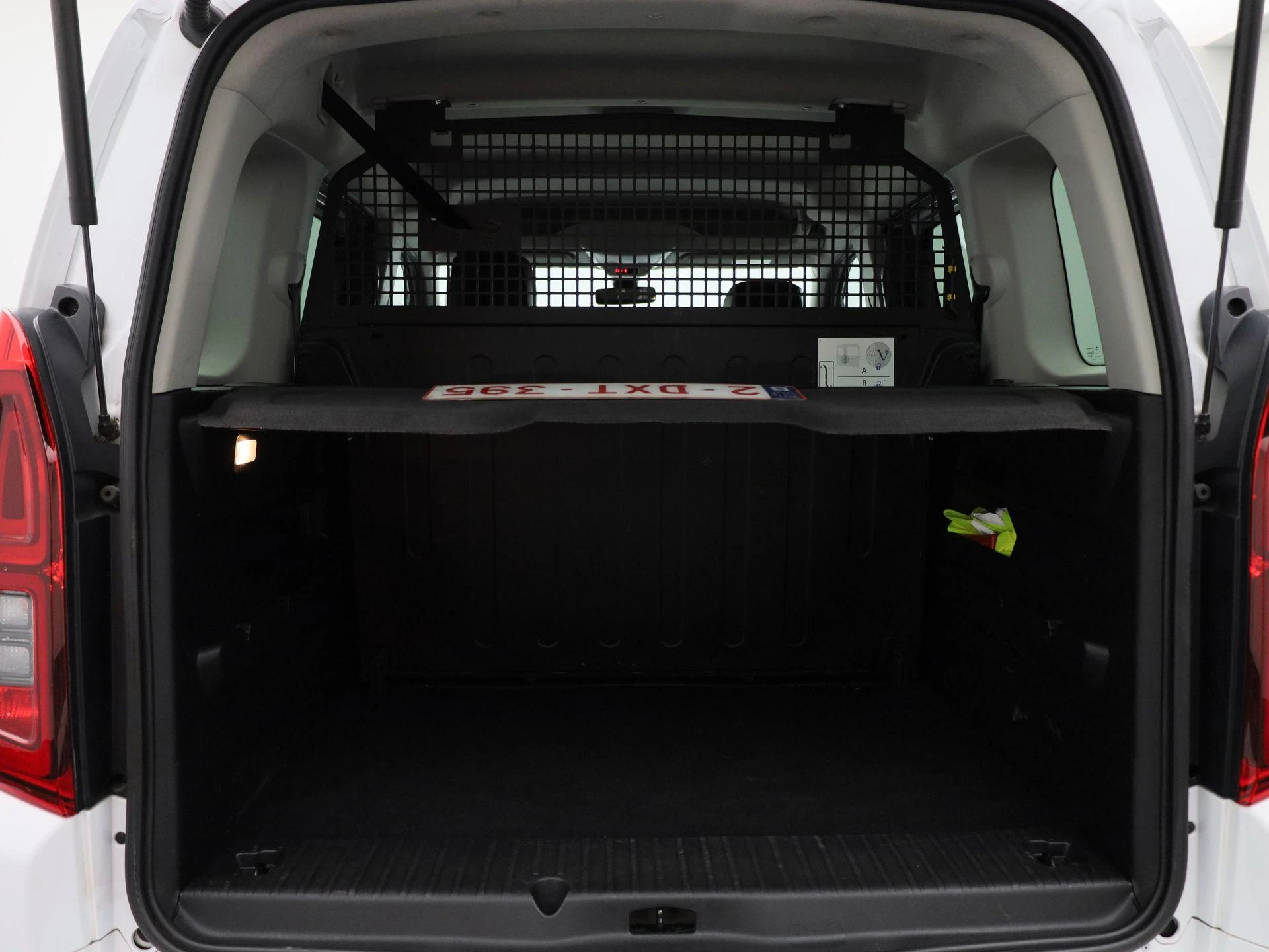 Opel-Combo Life-image-12
