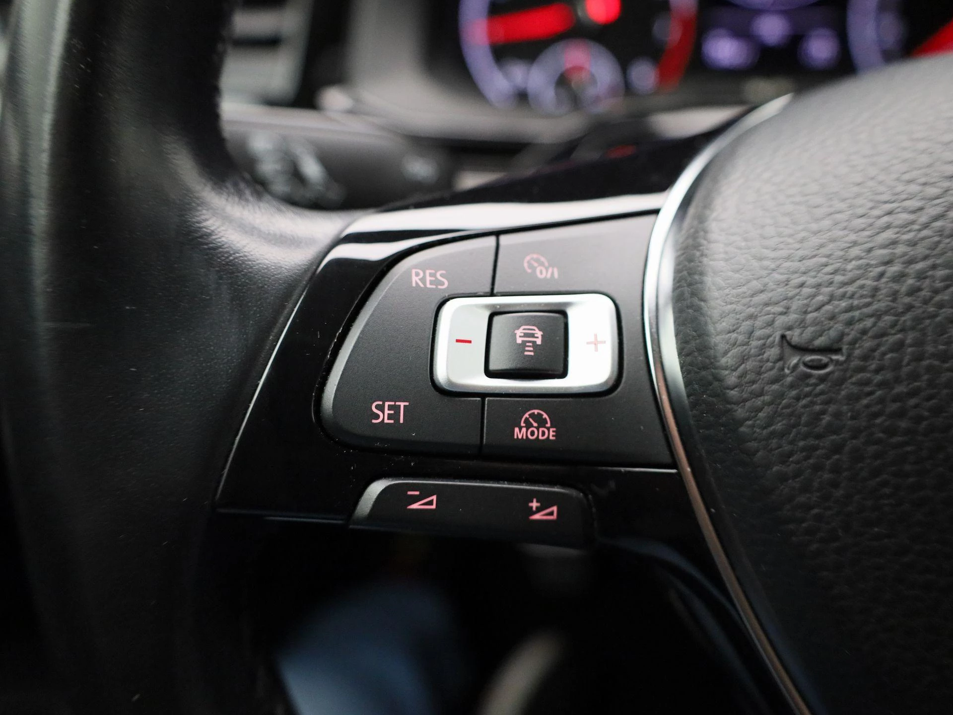 Volkswagen-Polo-image-17