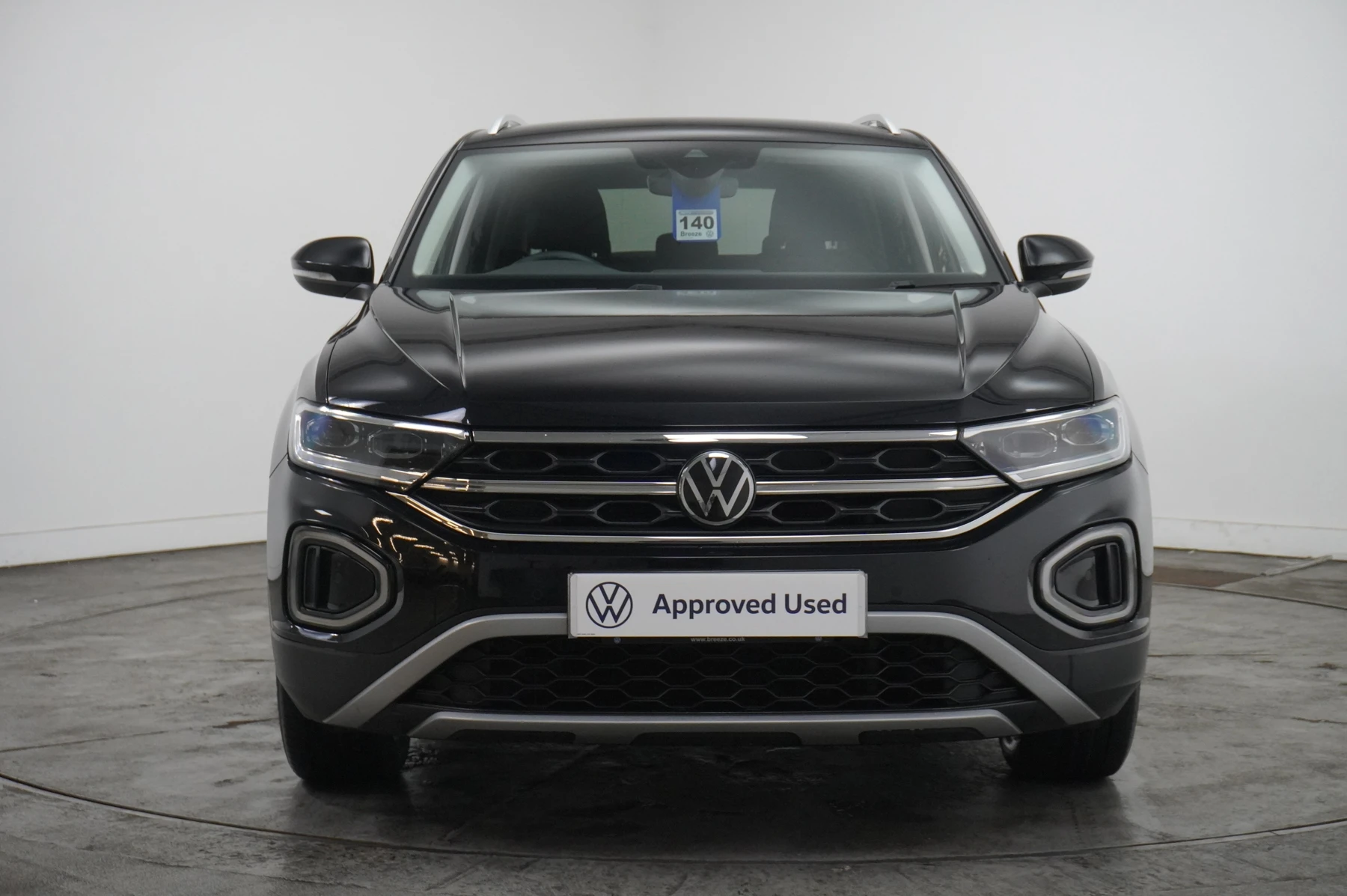 Volkswagen-T-Roc-image-6