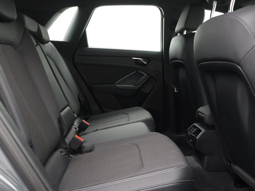 Audi Q3 PHEV Audi Q3 PHEV 45TFSIe 245PK *AUTOMAAT*LEDER*CAMERA*PDC*NAVI*CRUISE*...*