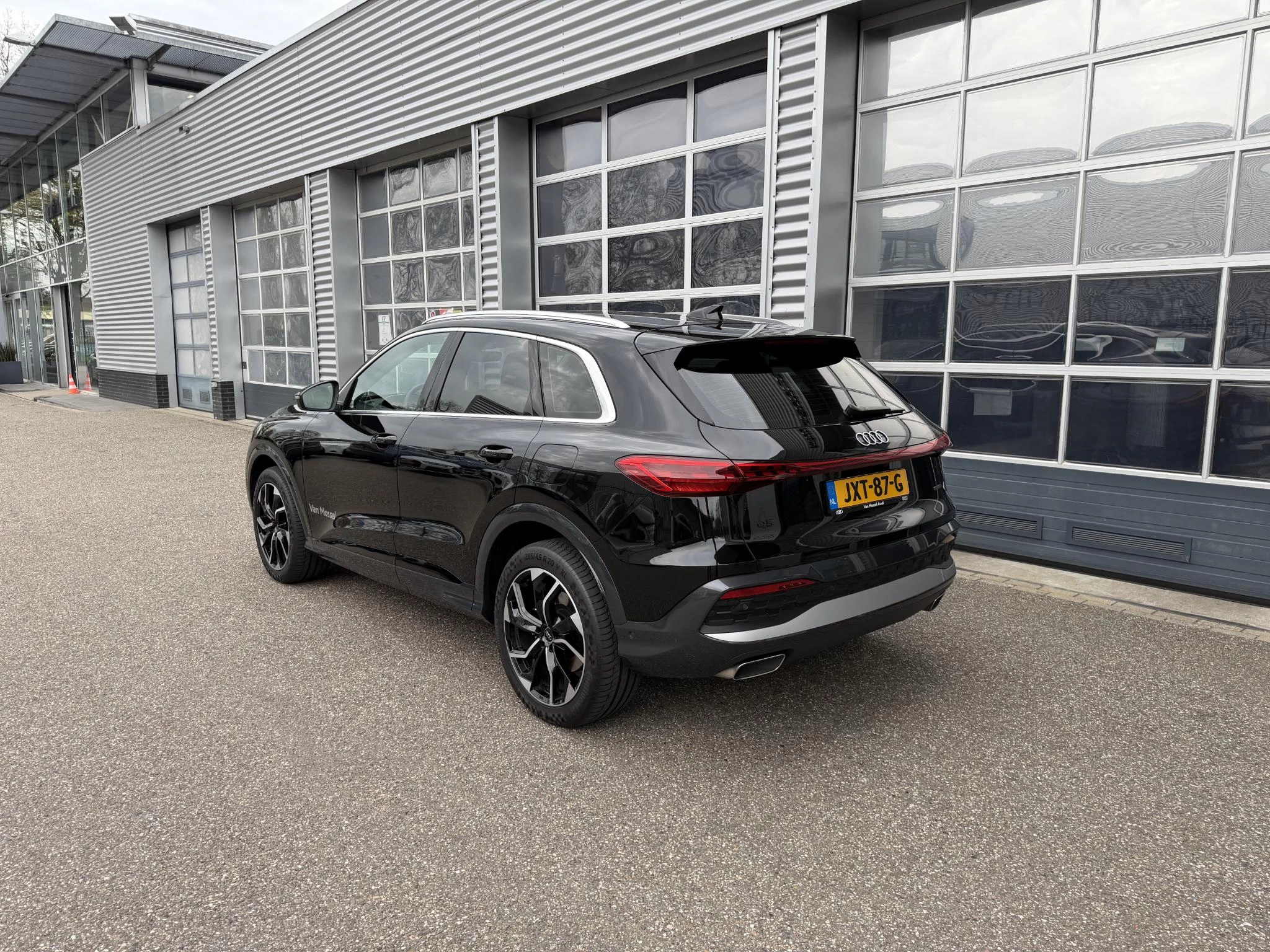 Audi-Q5-image-1