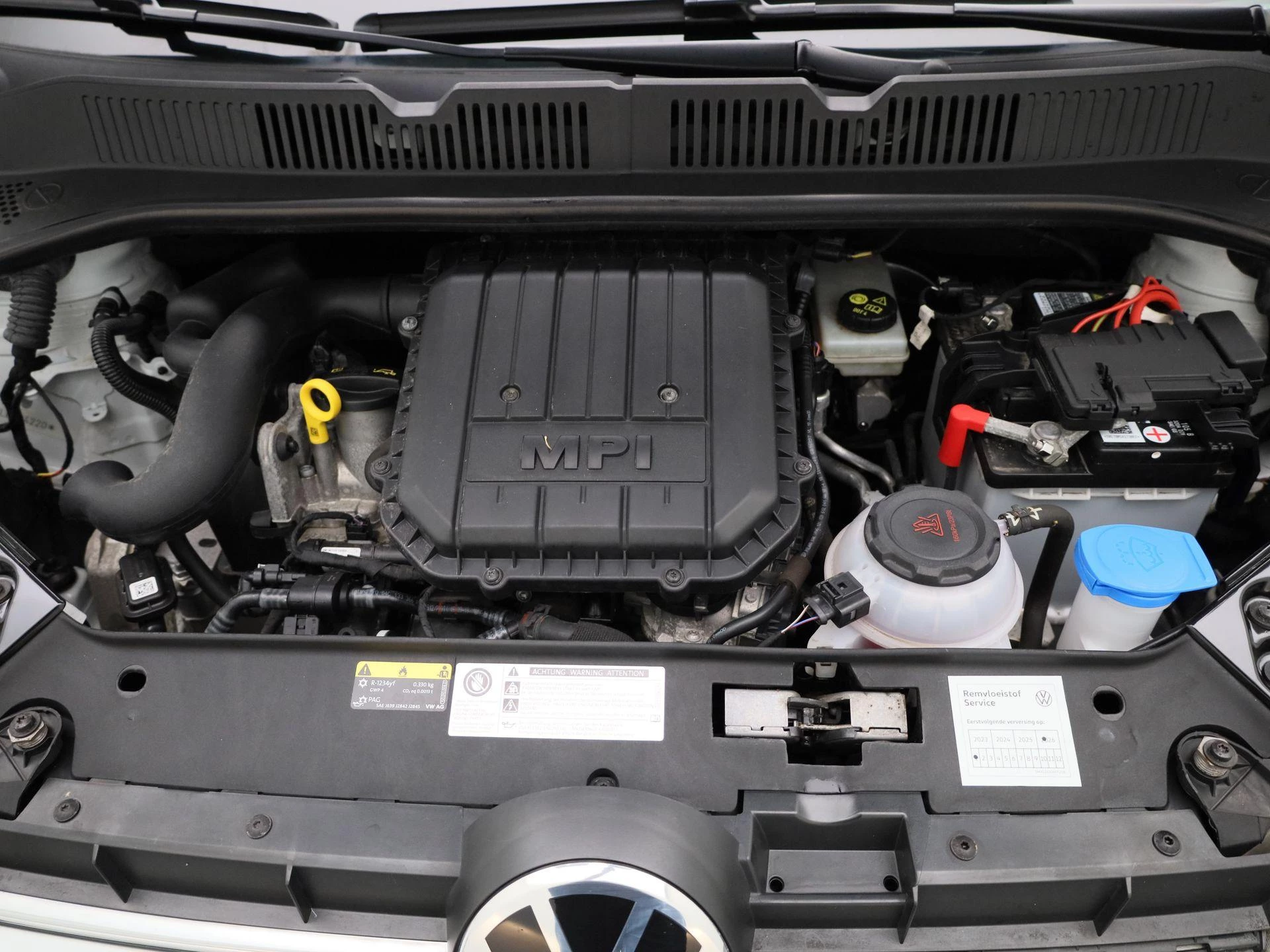 Volkswagen-up!-image-23