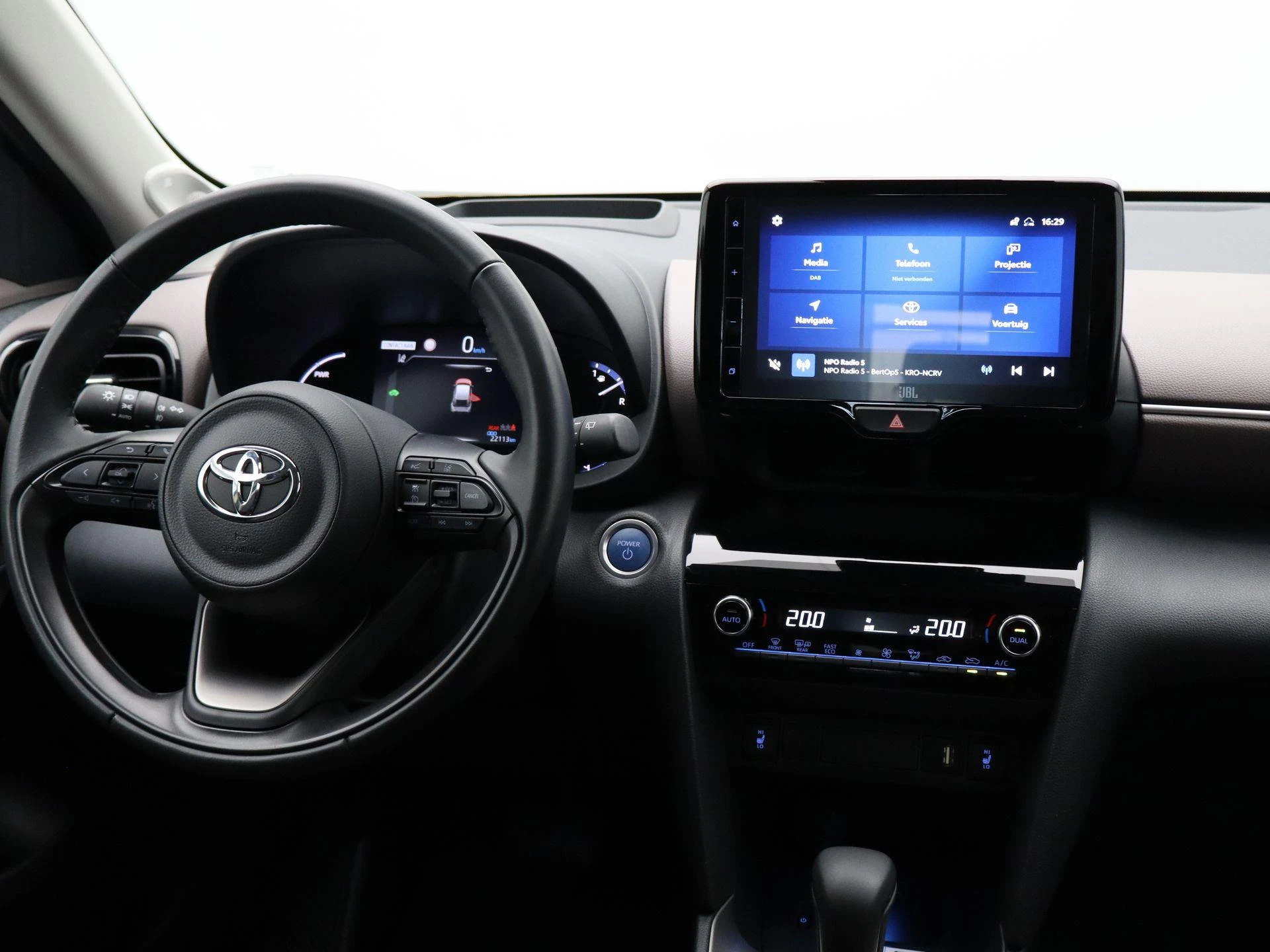 Toyota-Yaris Cross-image-32