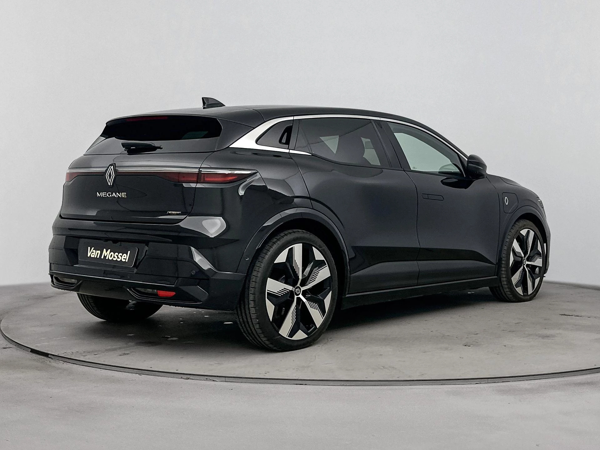 Renault-Megane E-Tech-image-3