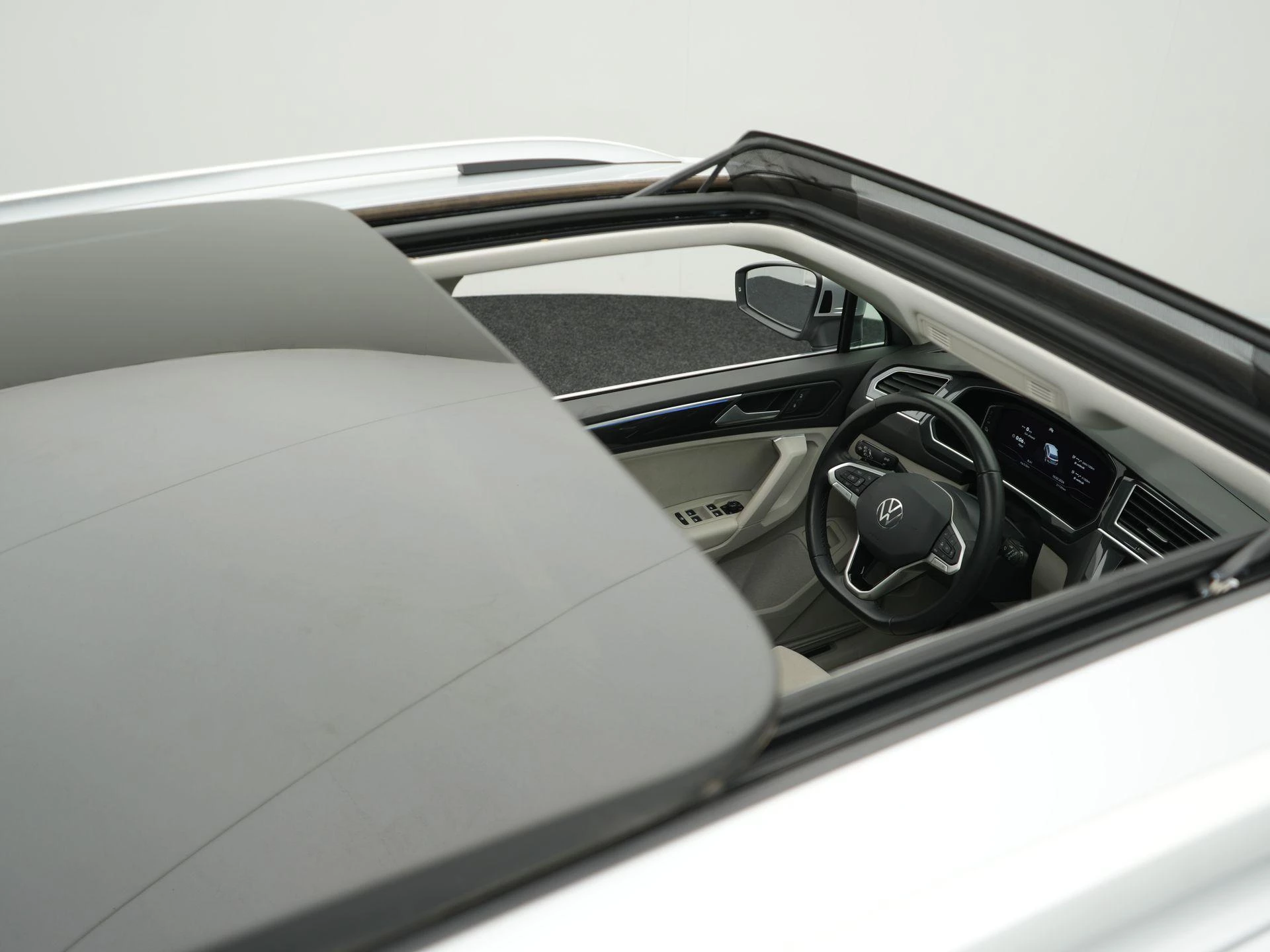 Volkswagen-Tiguan-image-39