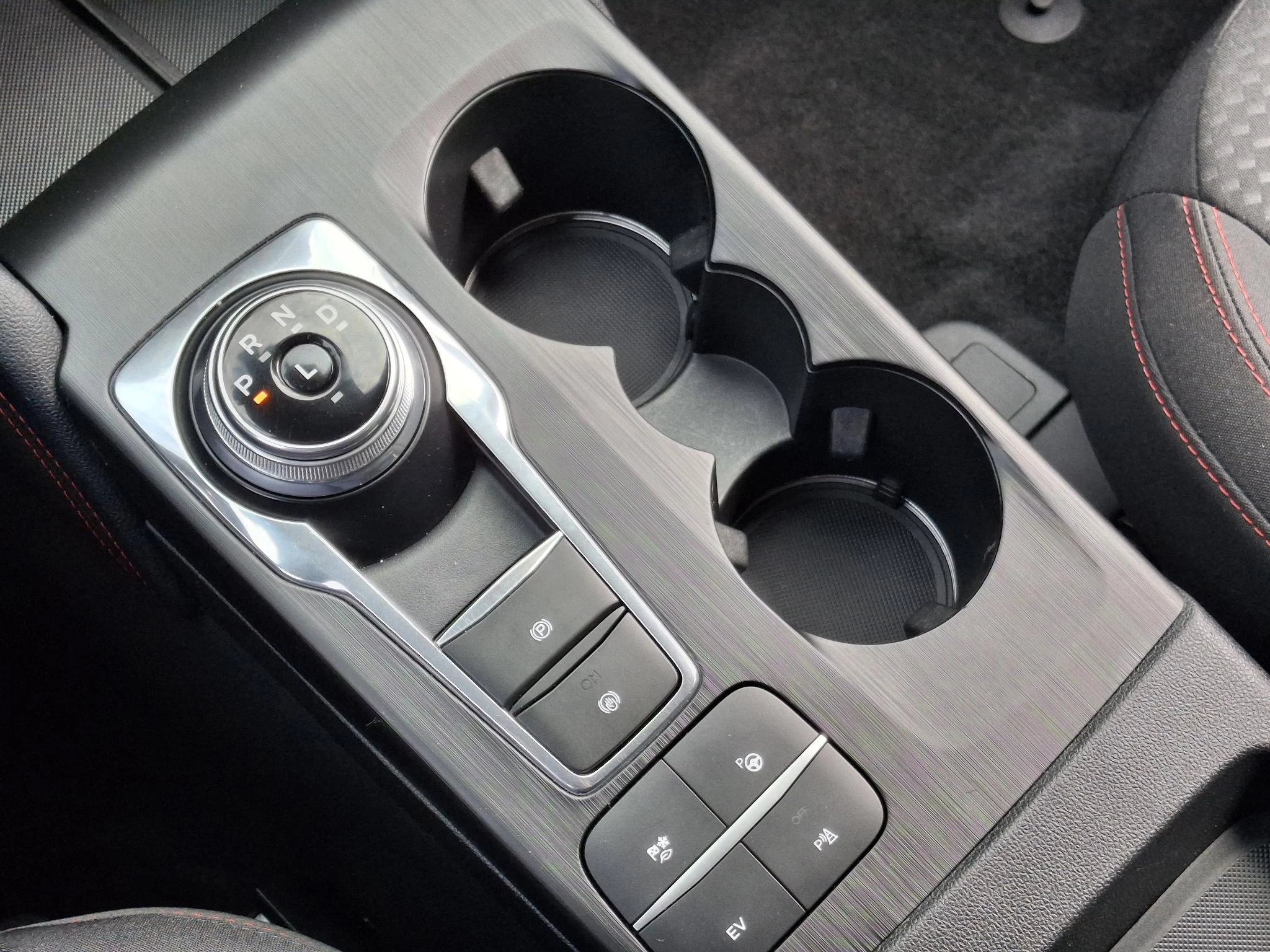 Ford-Kuga-image-24