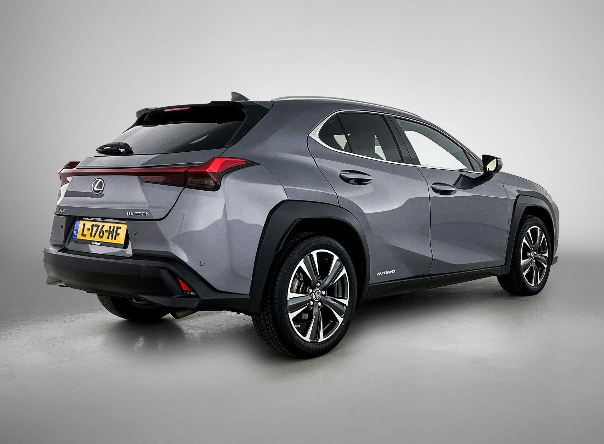 Lexus-UX-image-3