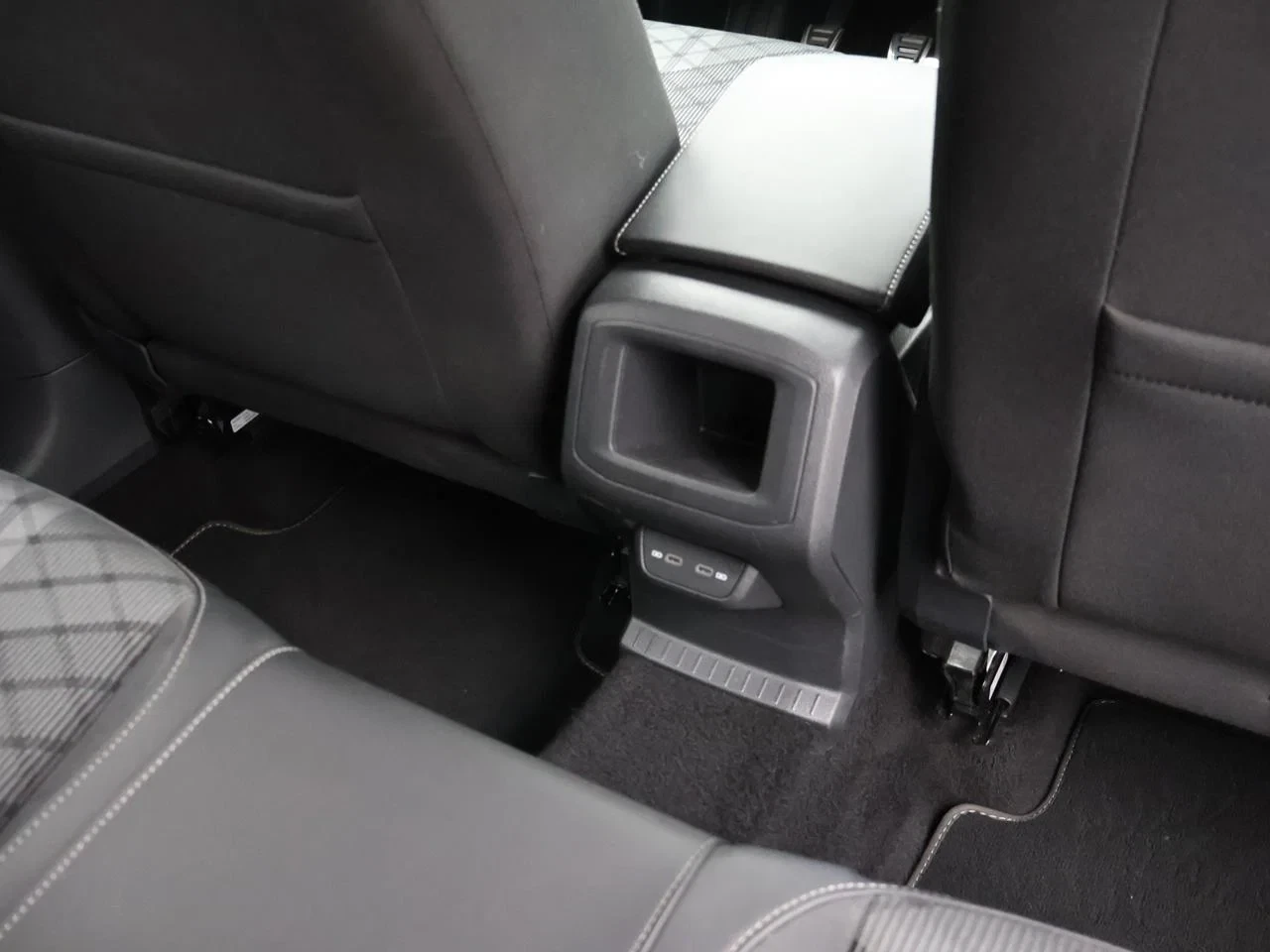Volkswagen-T-Cross-image-23