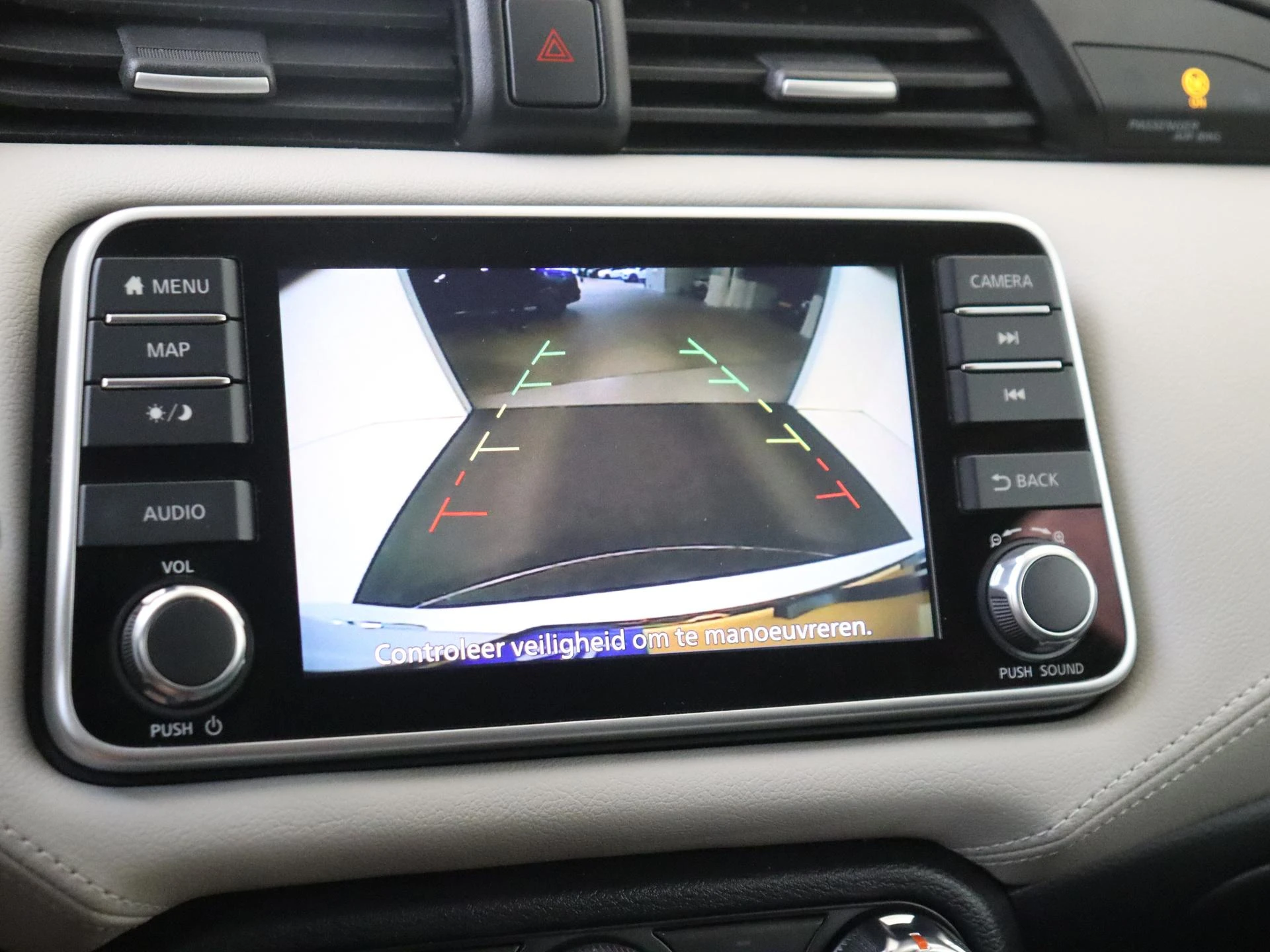 Nissan Micra 1.0 IG-T N-Connecta