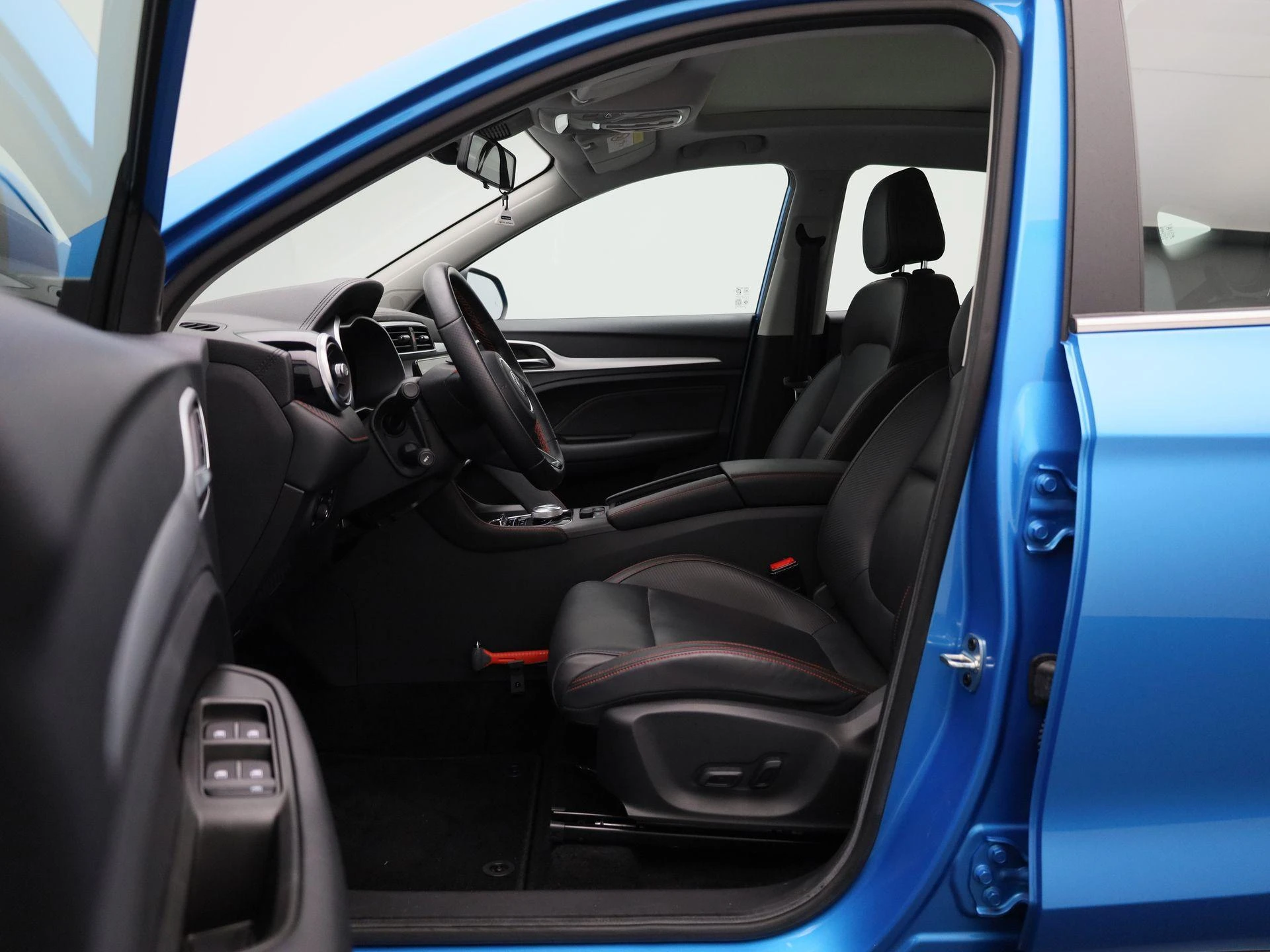 MG-ZS EV-image-8