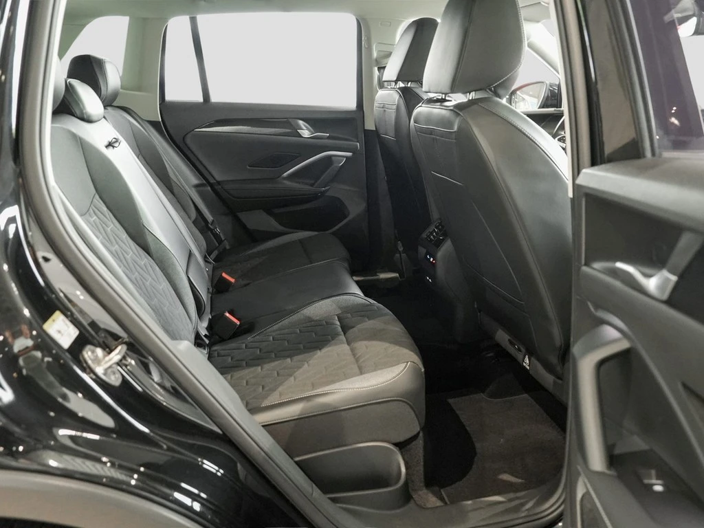 Volkswagen-Tiguan-image-10