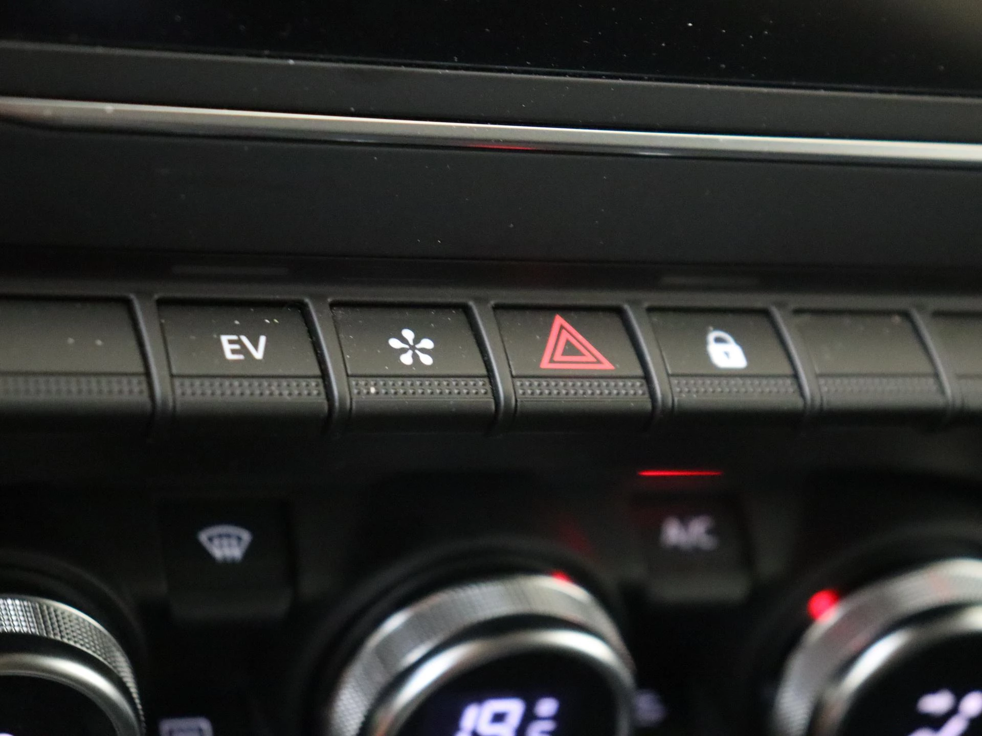 Renault-Captur-image-19