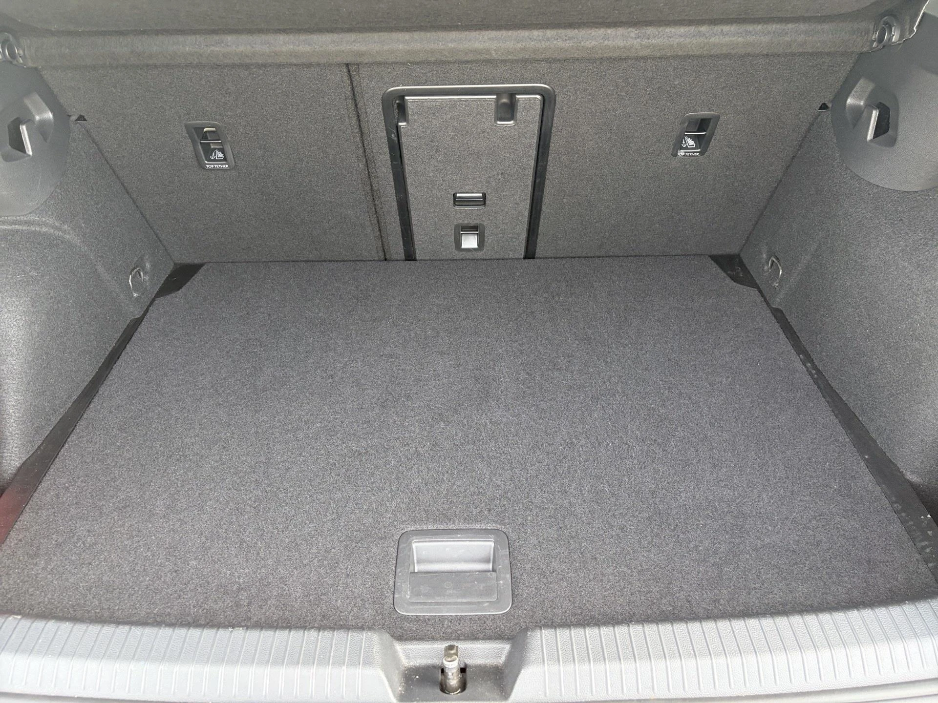Volkswagen-Golf-image-11