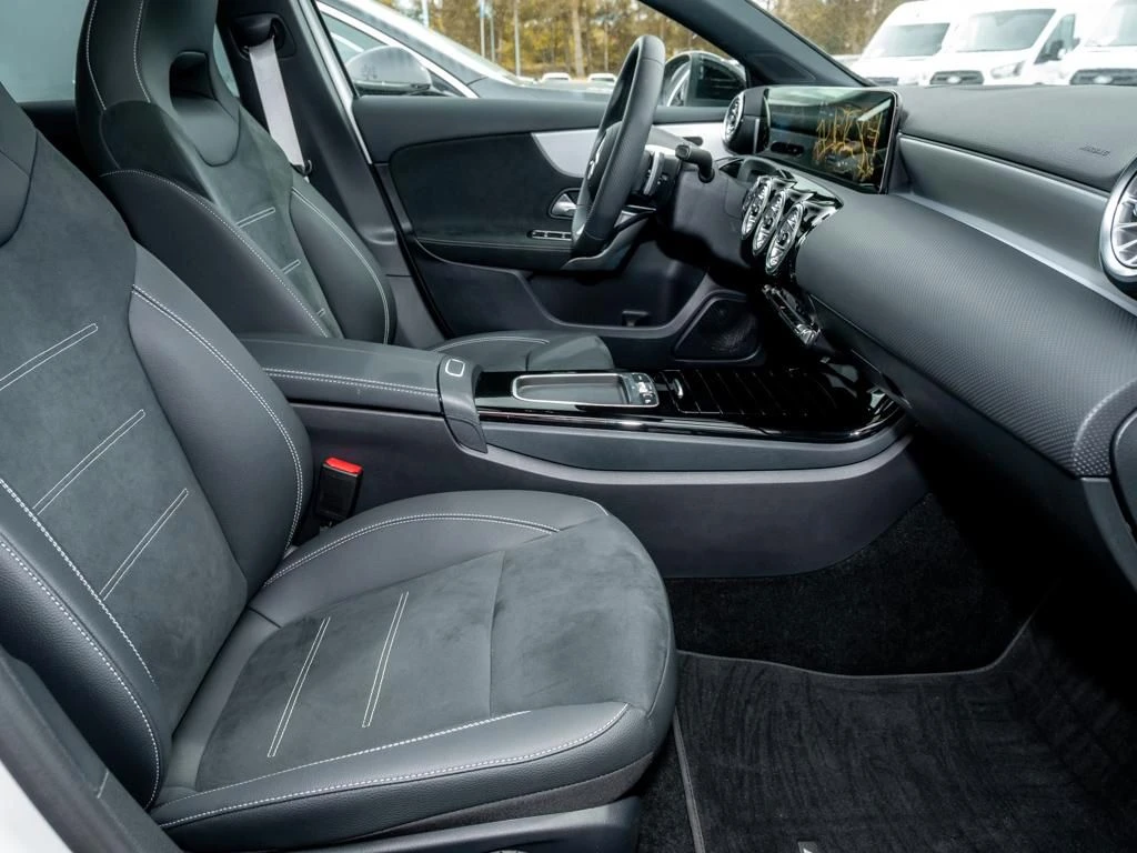 Mercedes-Benz-A-Klasse 180-image-11