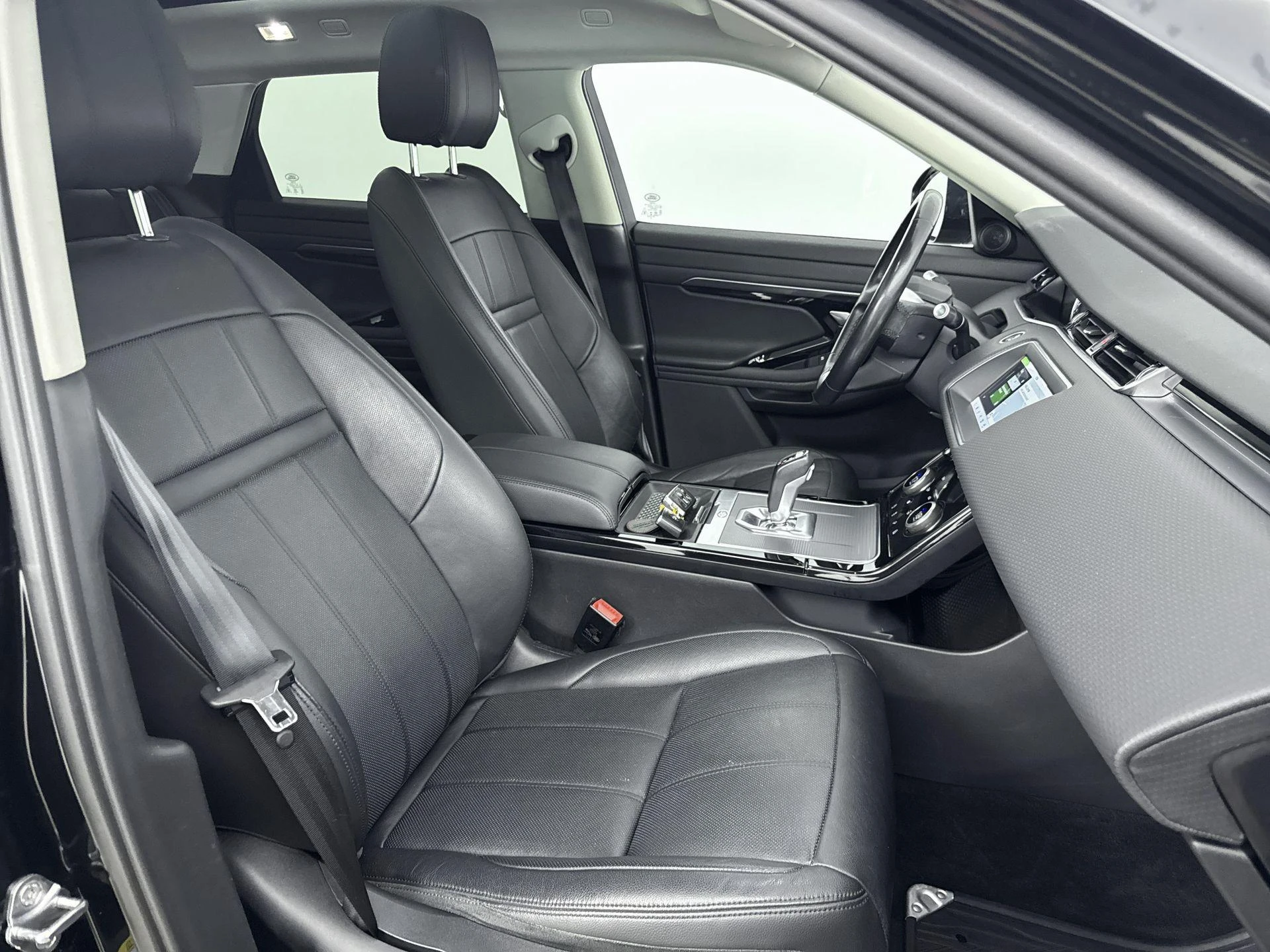 Land Rover-Range Rover Evoque-image-21
