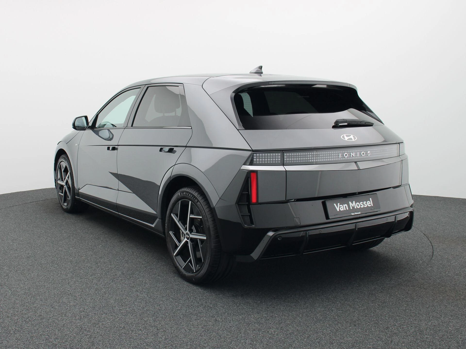 Hyundai-IONIQ 5-image-1